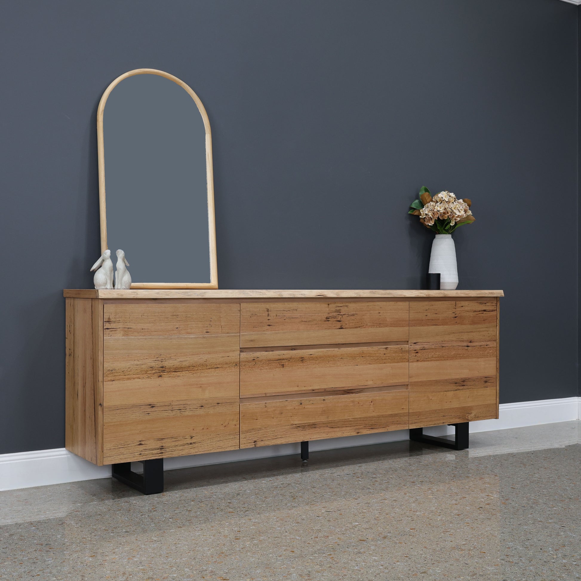 Peninsula Buffet 220cm L