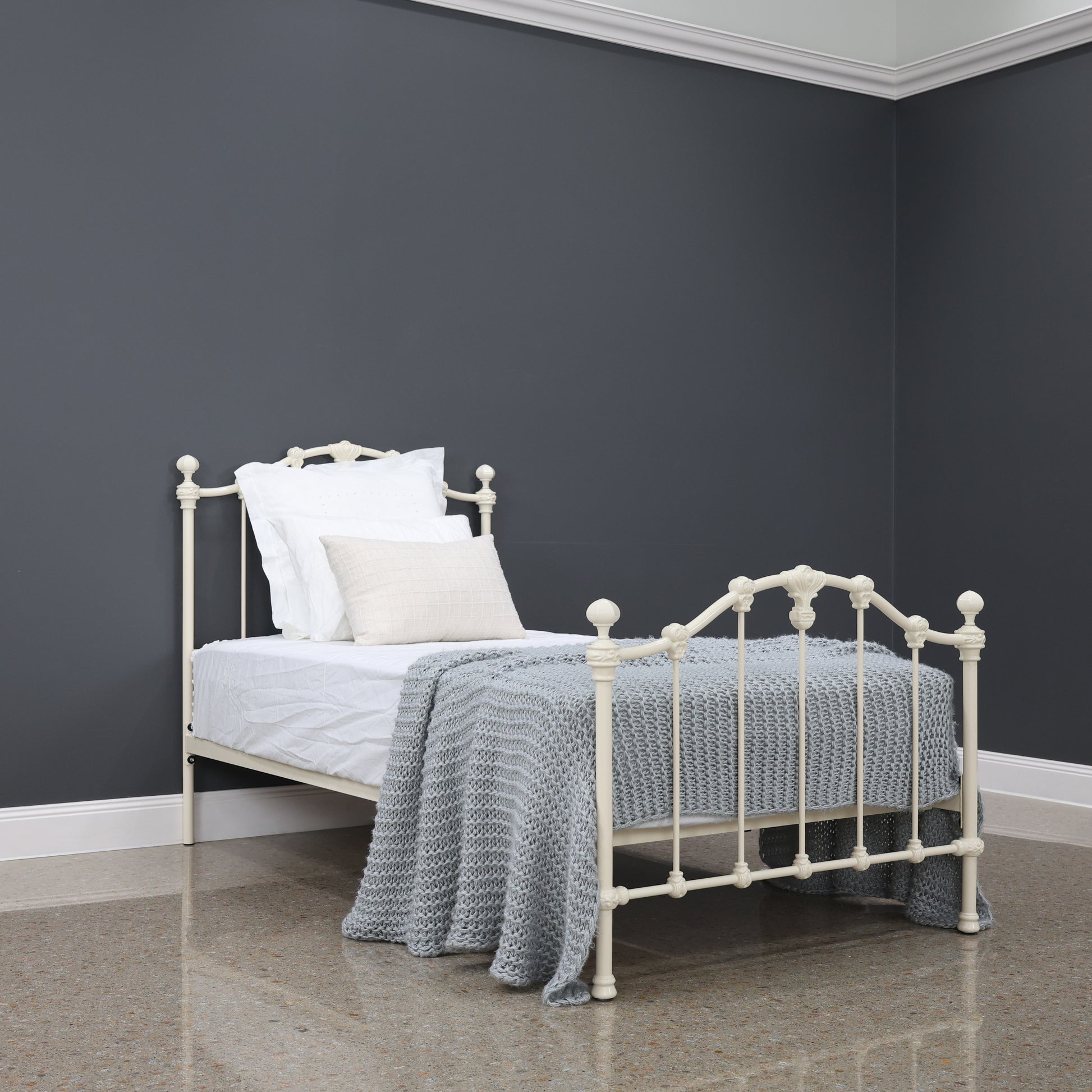 Claremont Bed - Antique White