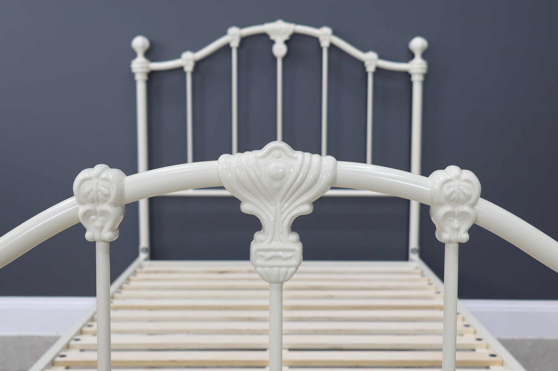 Claremont Bed - Antique White