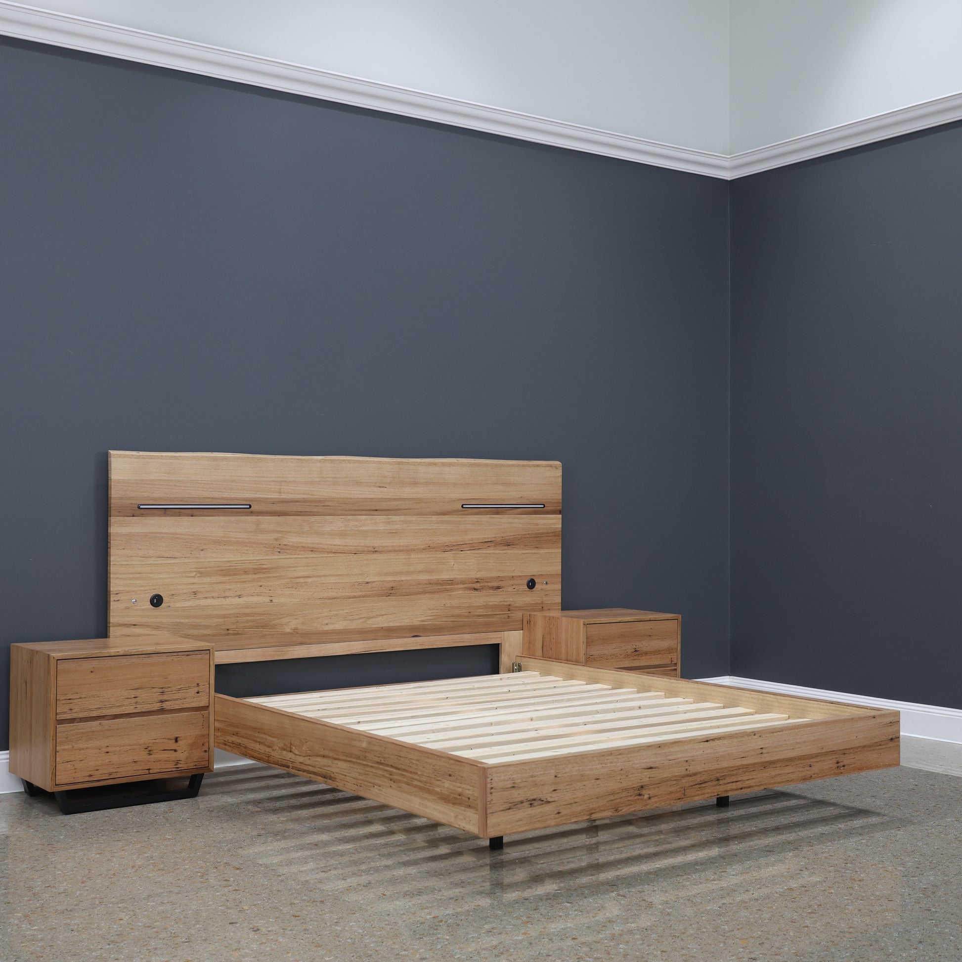 Peninsula Extended Bed w/ LED & USB & 2x Besides