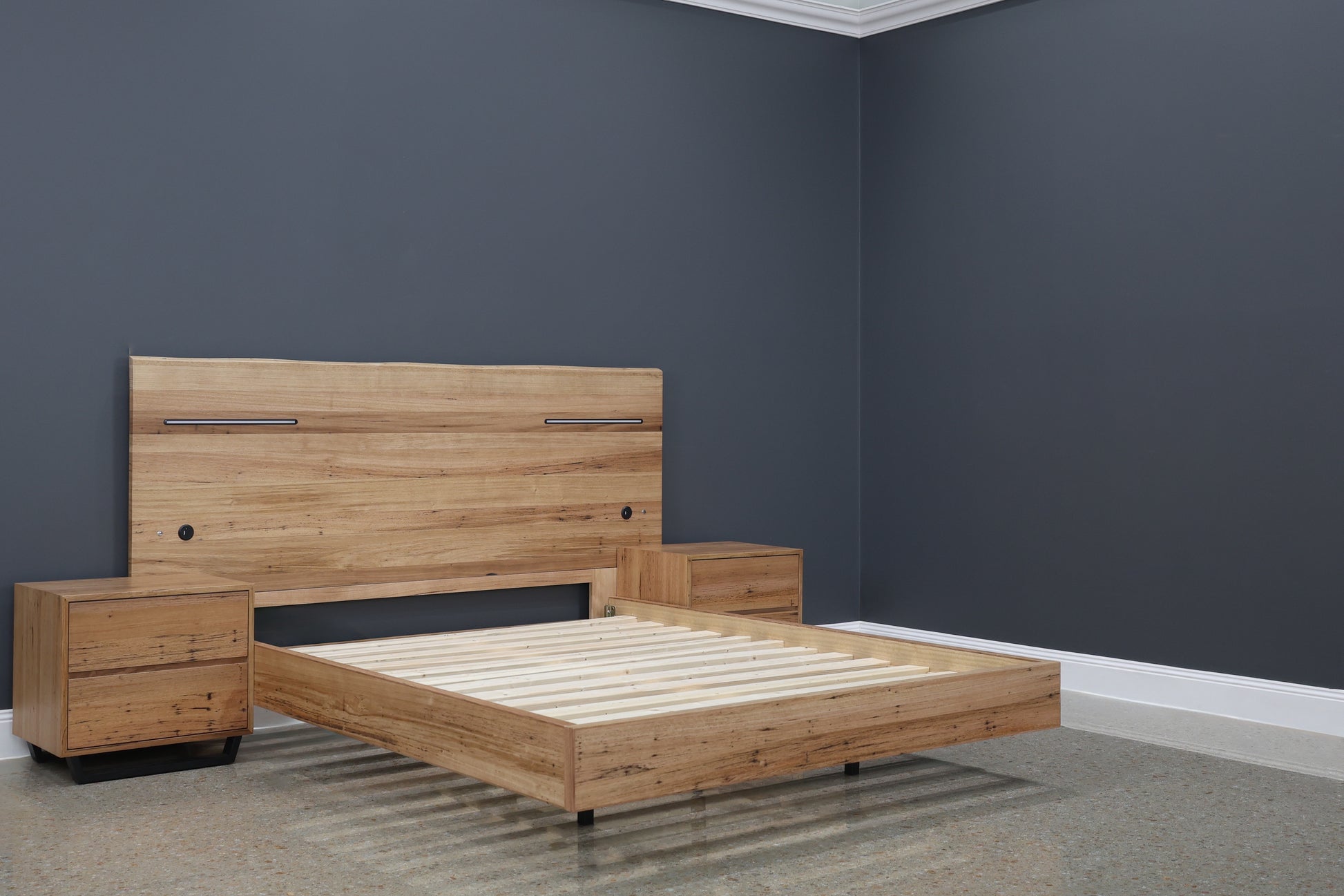 Peninsula Extended Bed w/ LED & USB & 2x Besides