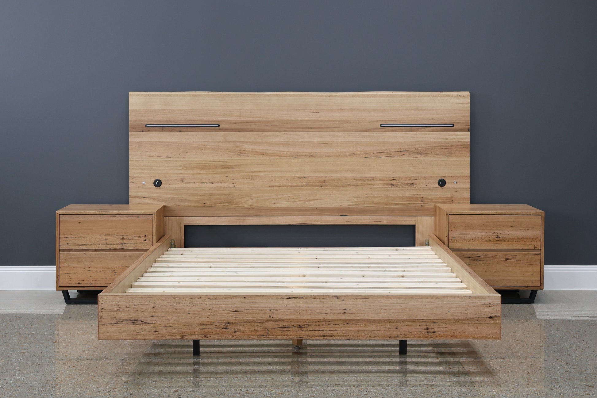 Peninsula Extended Bed w/ LED & USB & 2x Besides