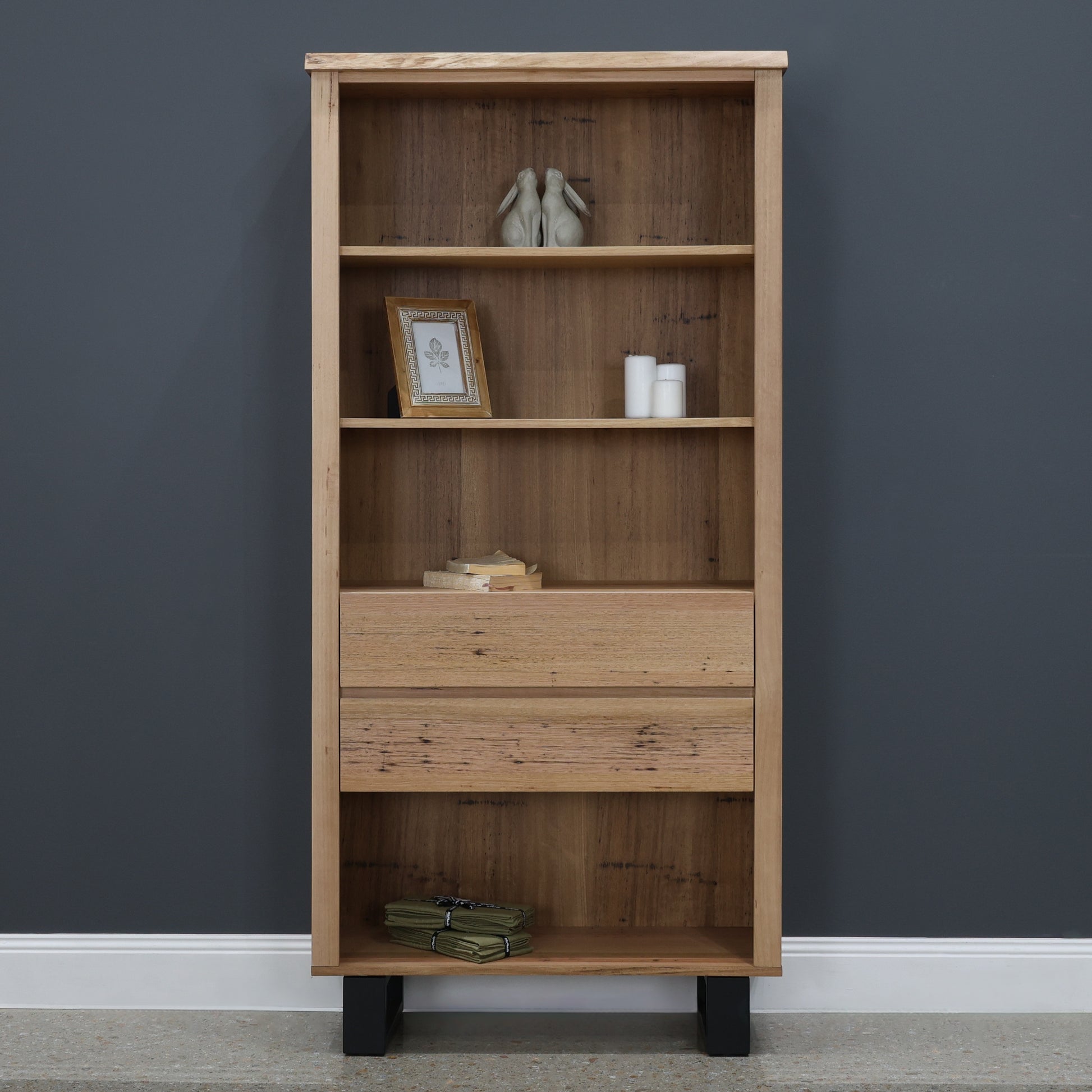 Peninsula Display Unit