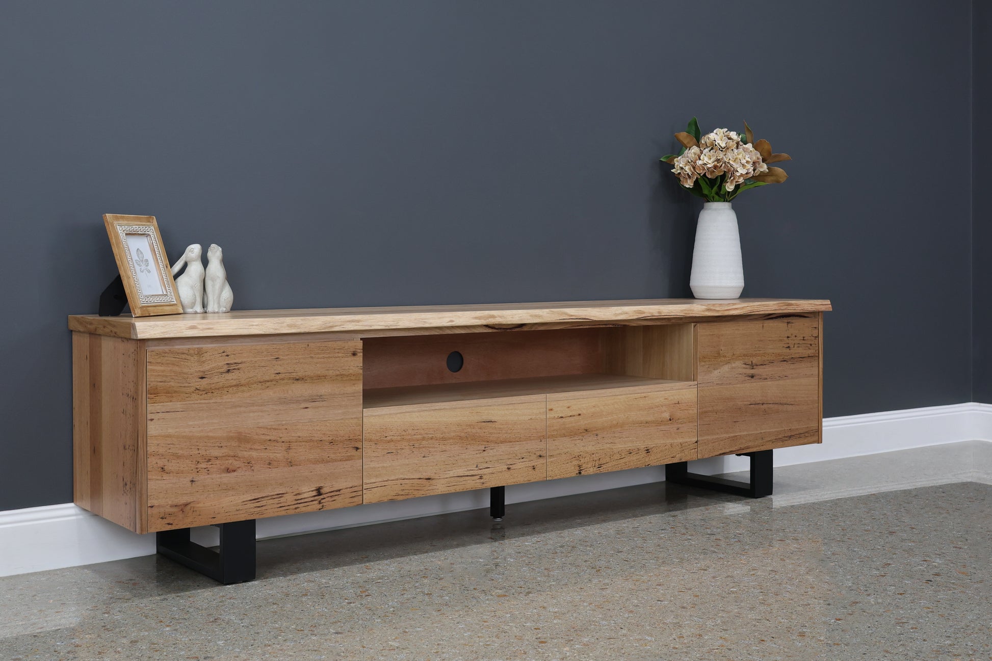Peninsula TV Unit 220cm L
