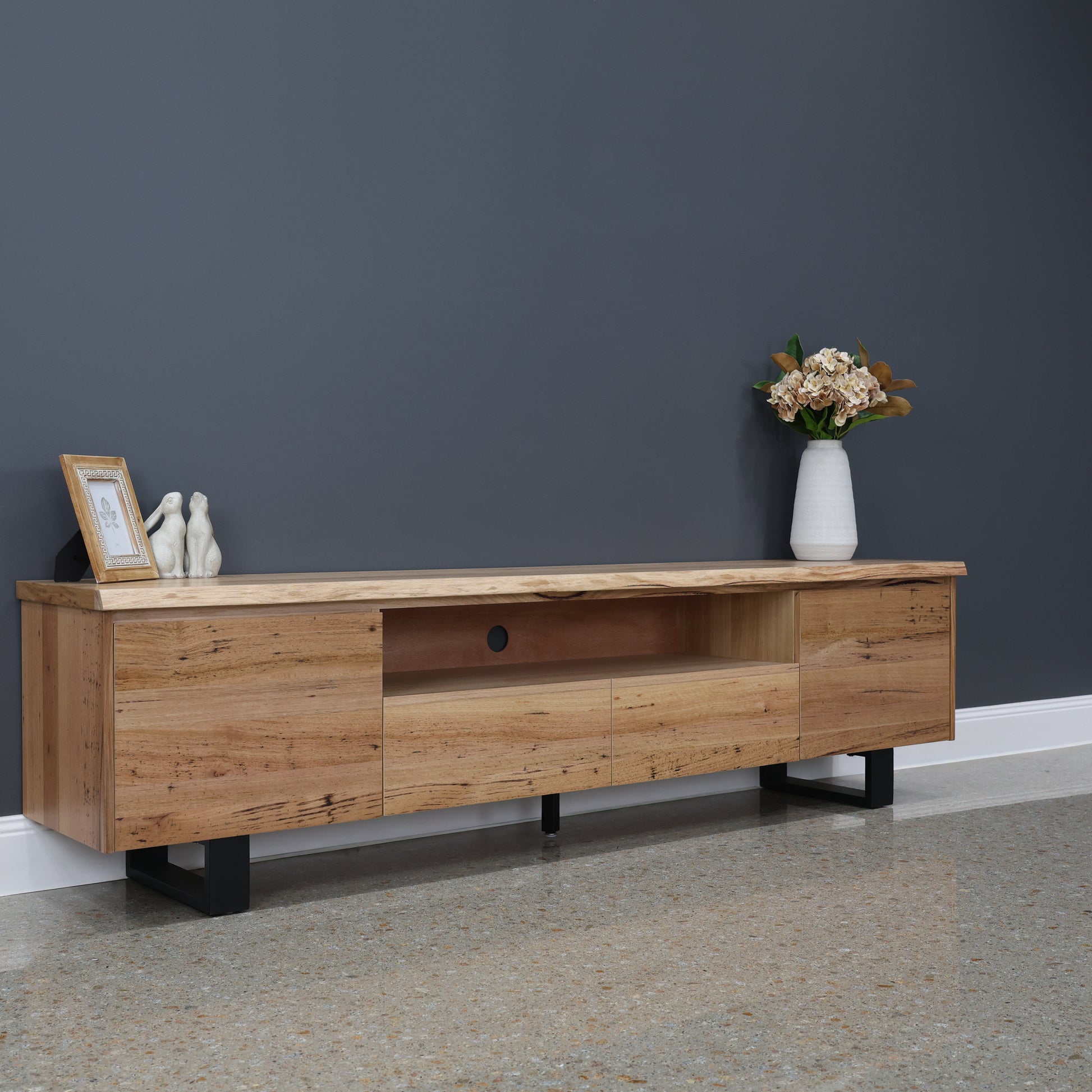 Peninsula TV Unit 220cm L