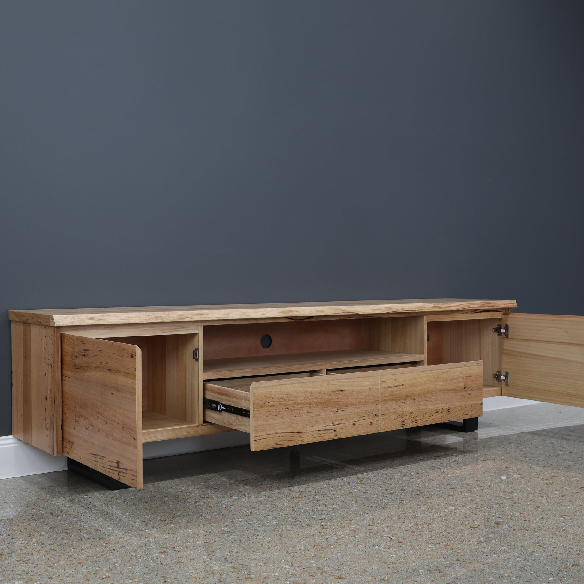 Peninsula TV Unit 220cm L