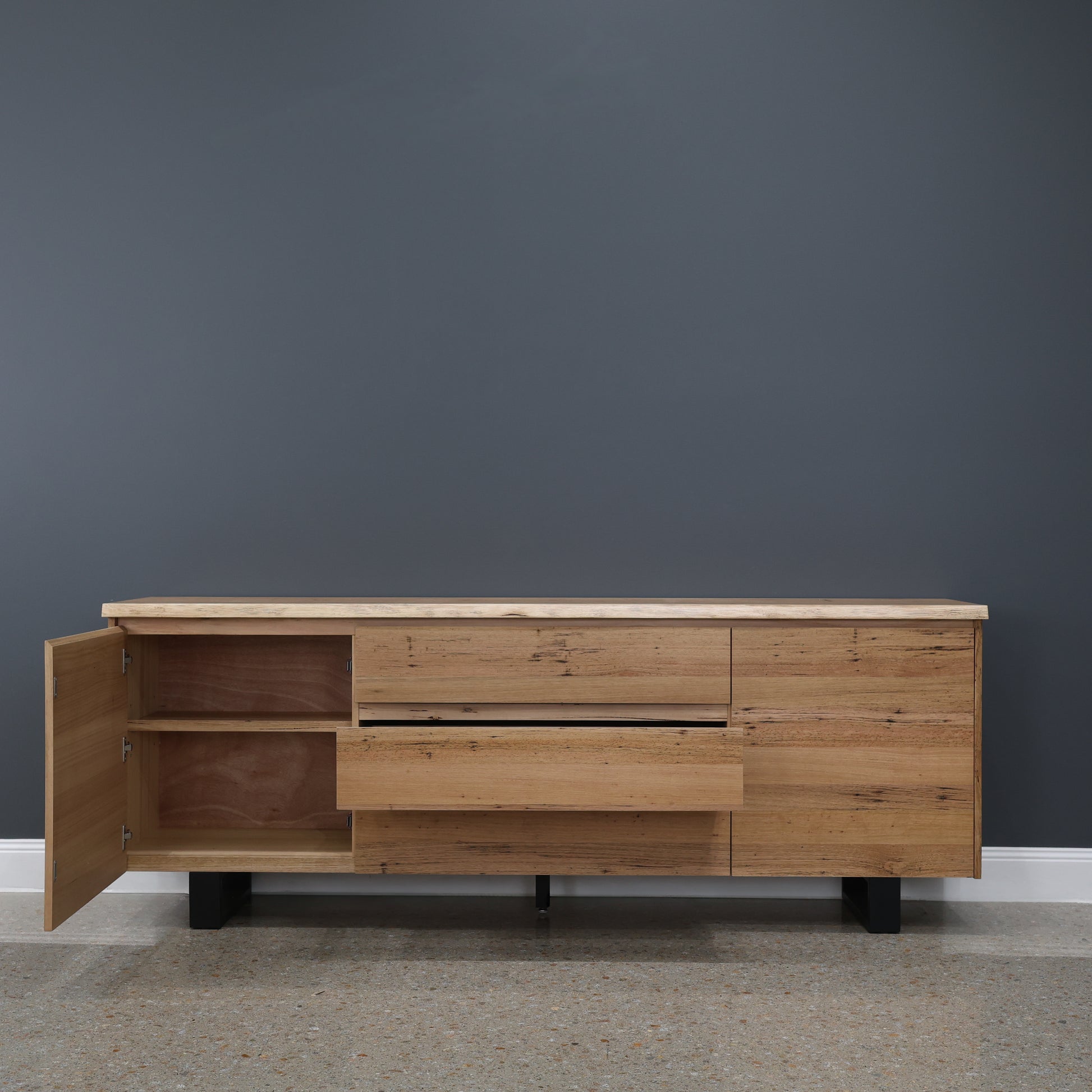 Peninsula Buffet 220cm L