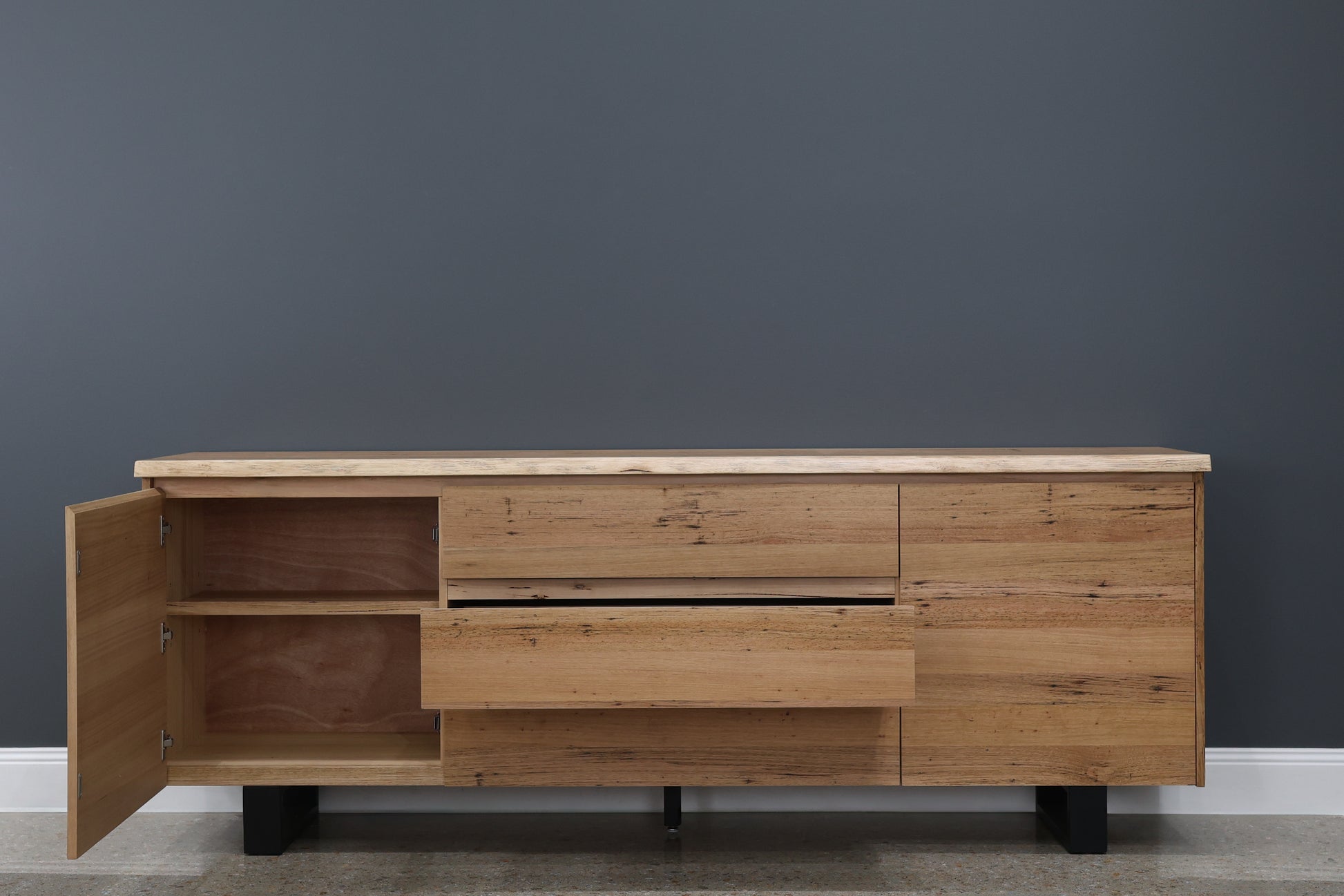 Peninsula Buffet 220cm L