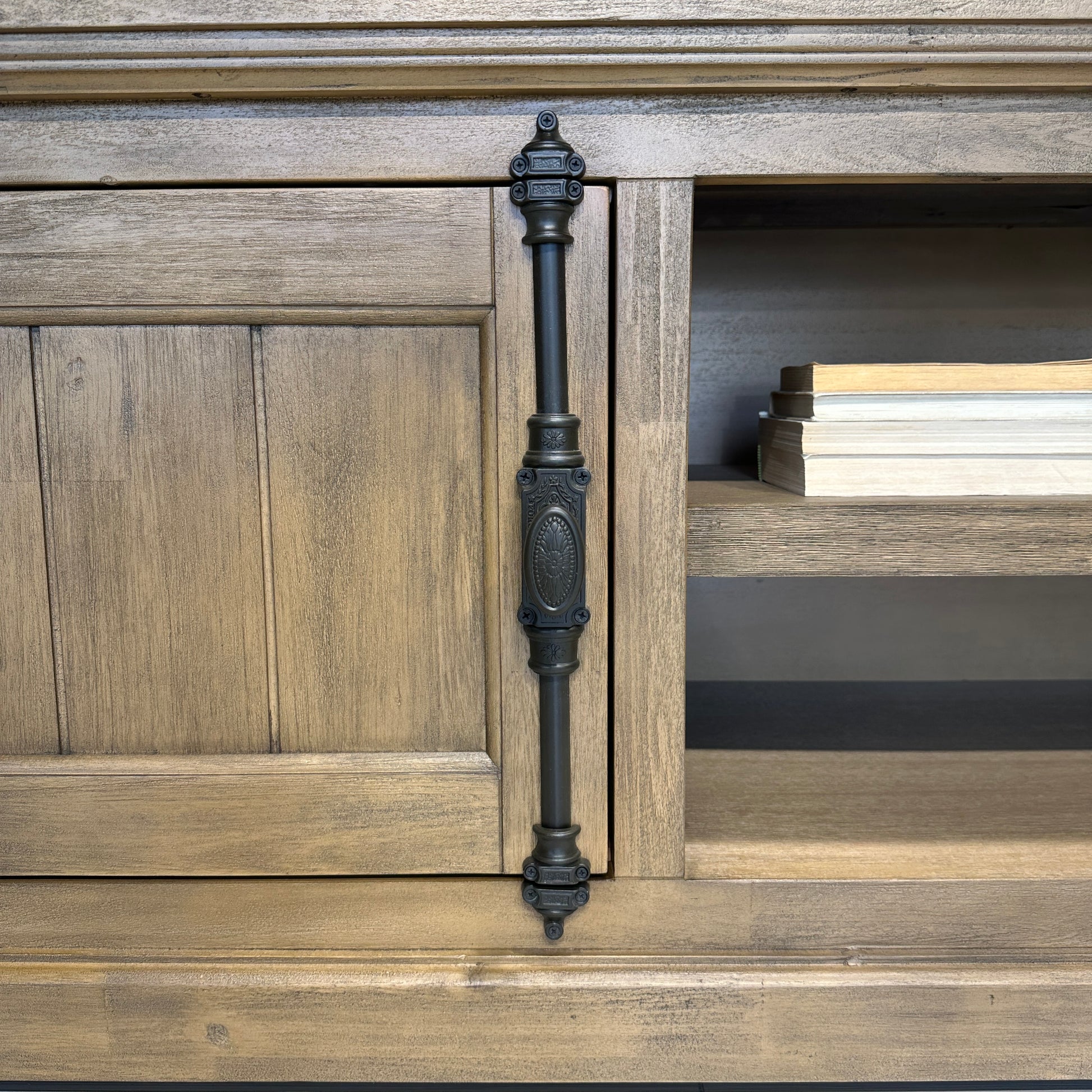 Macedon Hutch & Medium Tv Unit 2 Doors 2 Niches