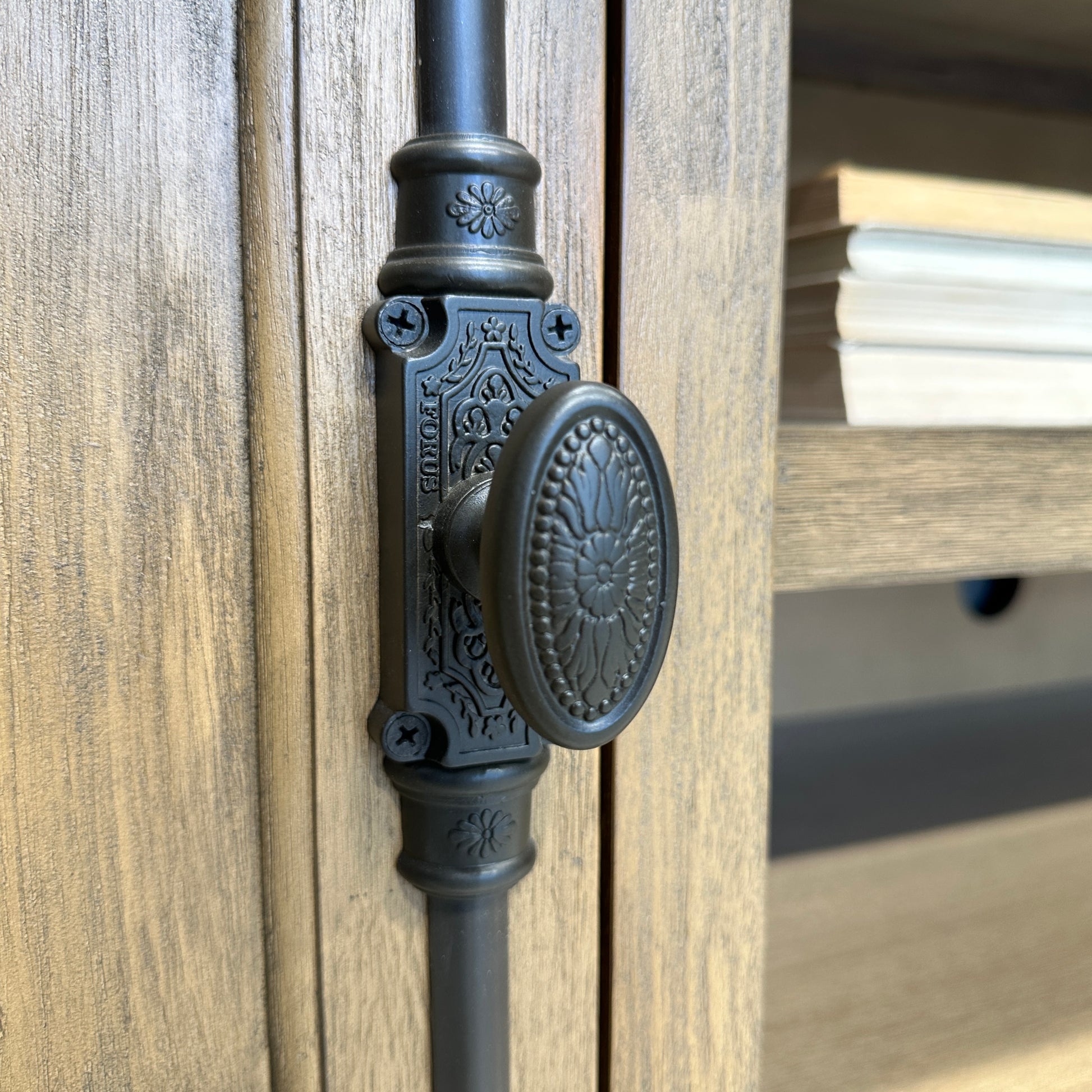 Macedon Hutch & Medium Tv Unit 2 Doors 2 Niches