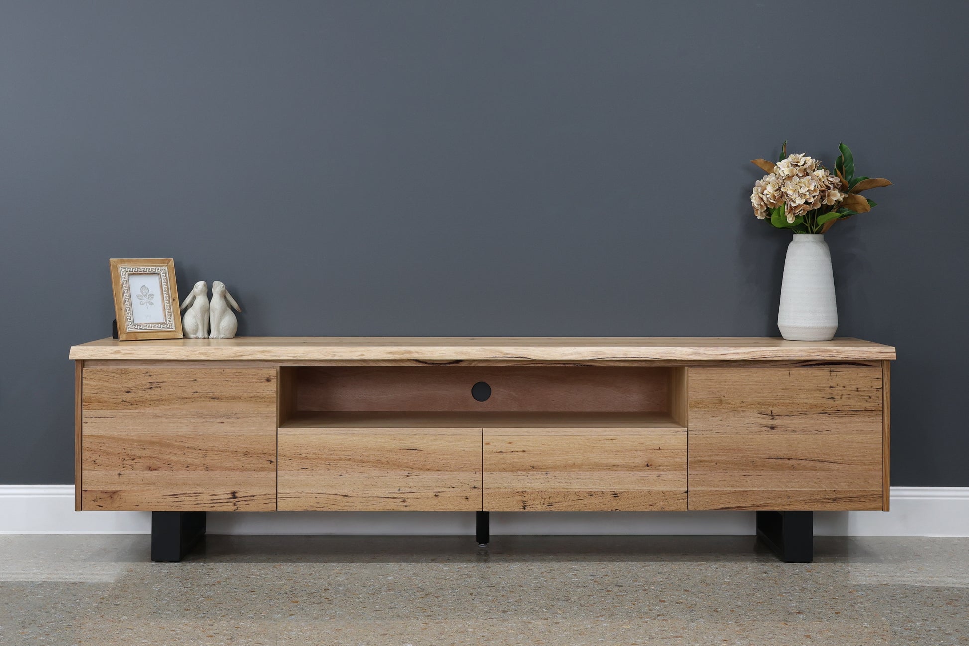 Peninsula TV Unit 220cm L