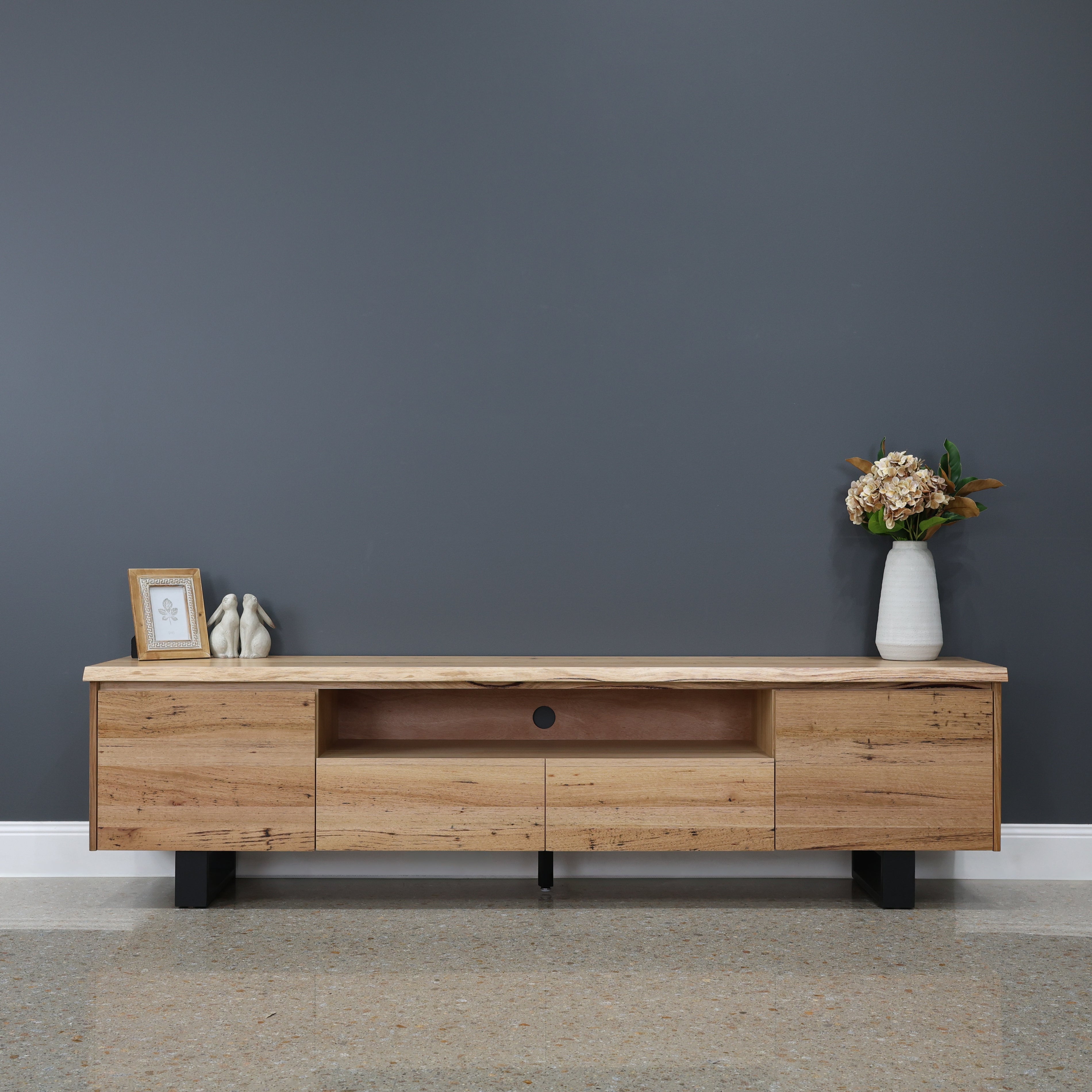 Peninsula TV Unit 220cm L