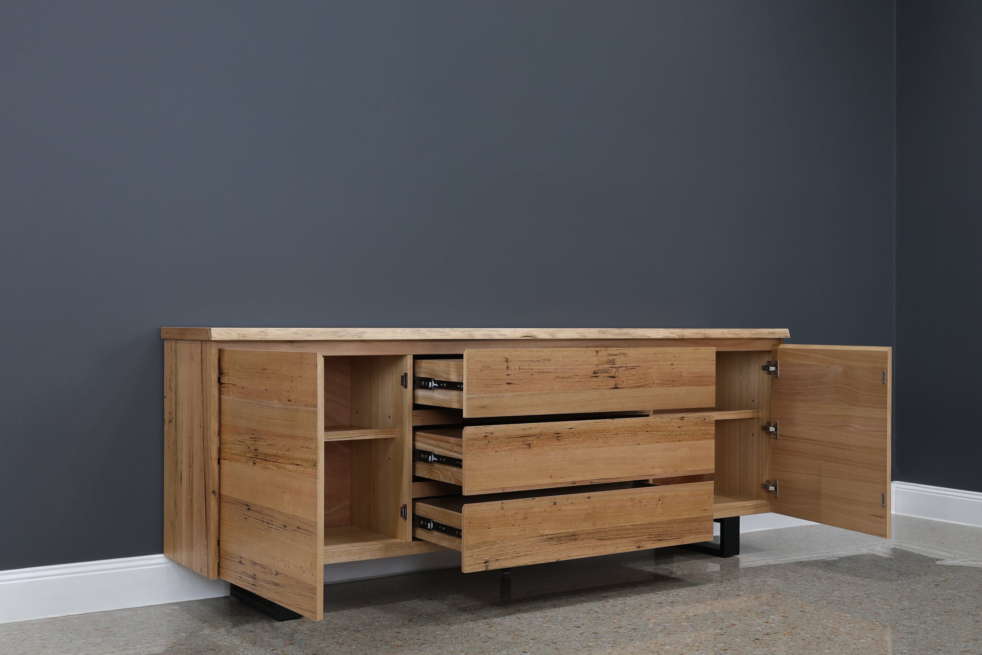 Peninsula Buffet 220cm L