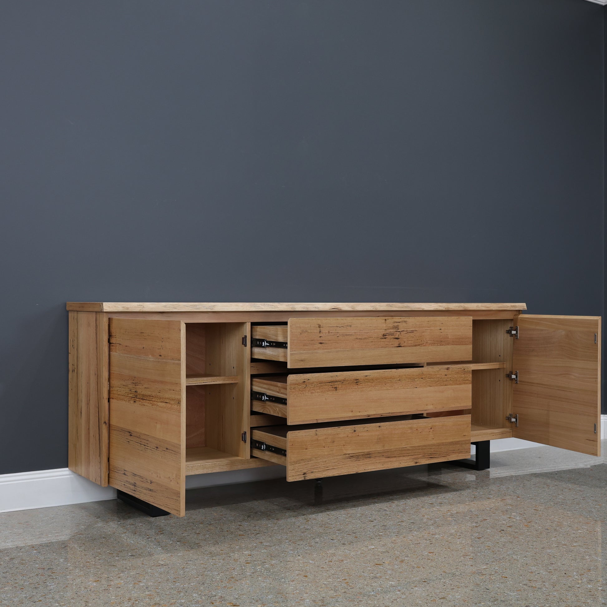 Peninsula Buffet 220cm L