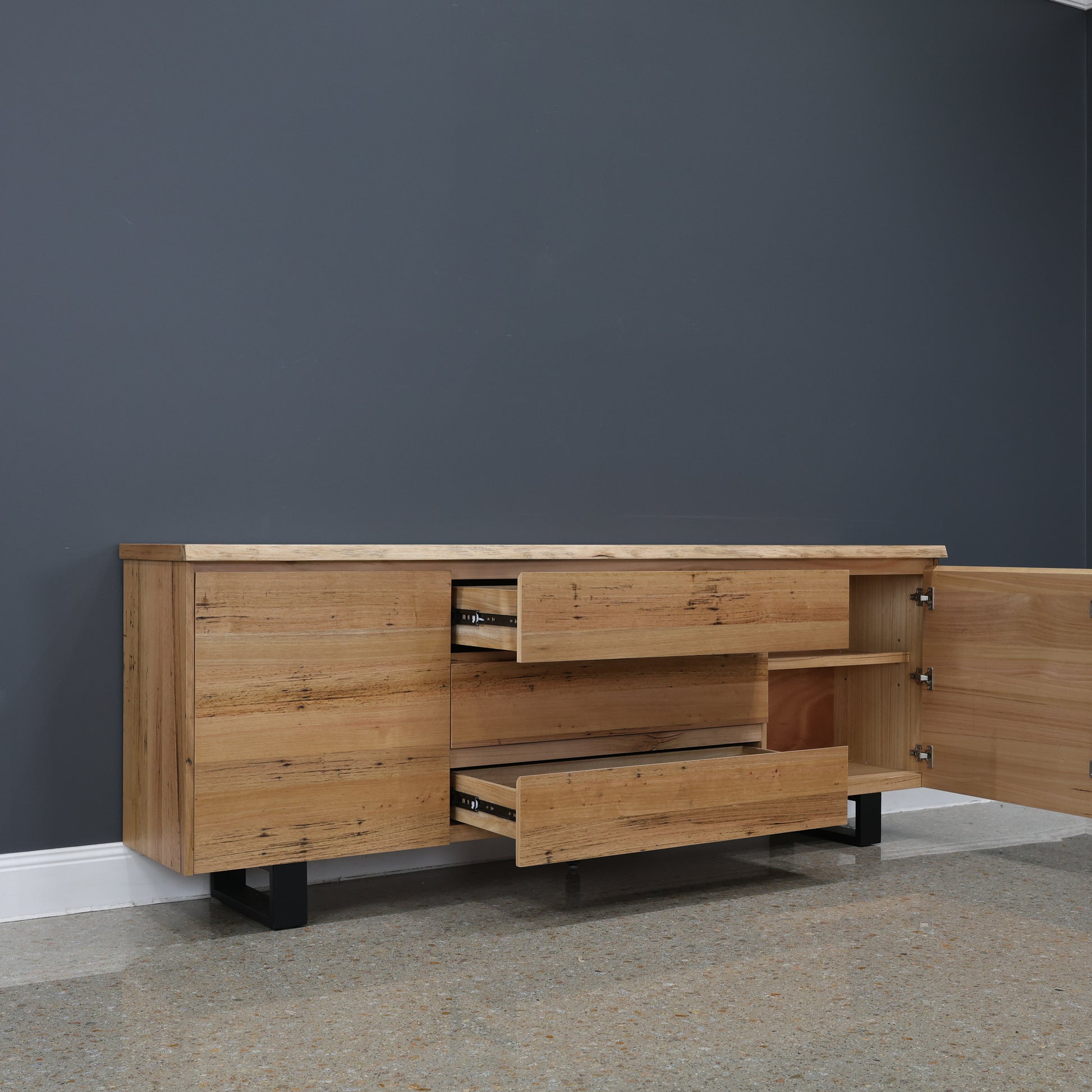 Peninsula Buffet 220cm L