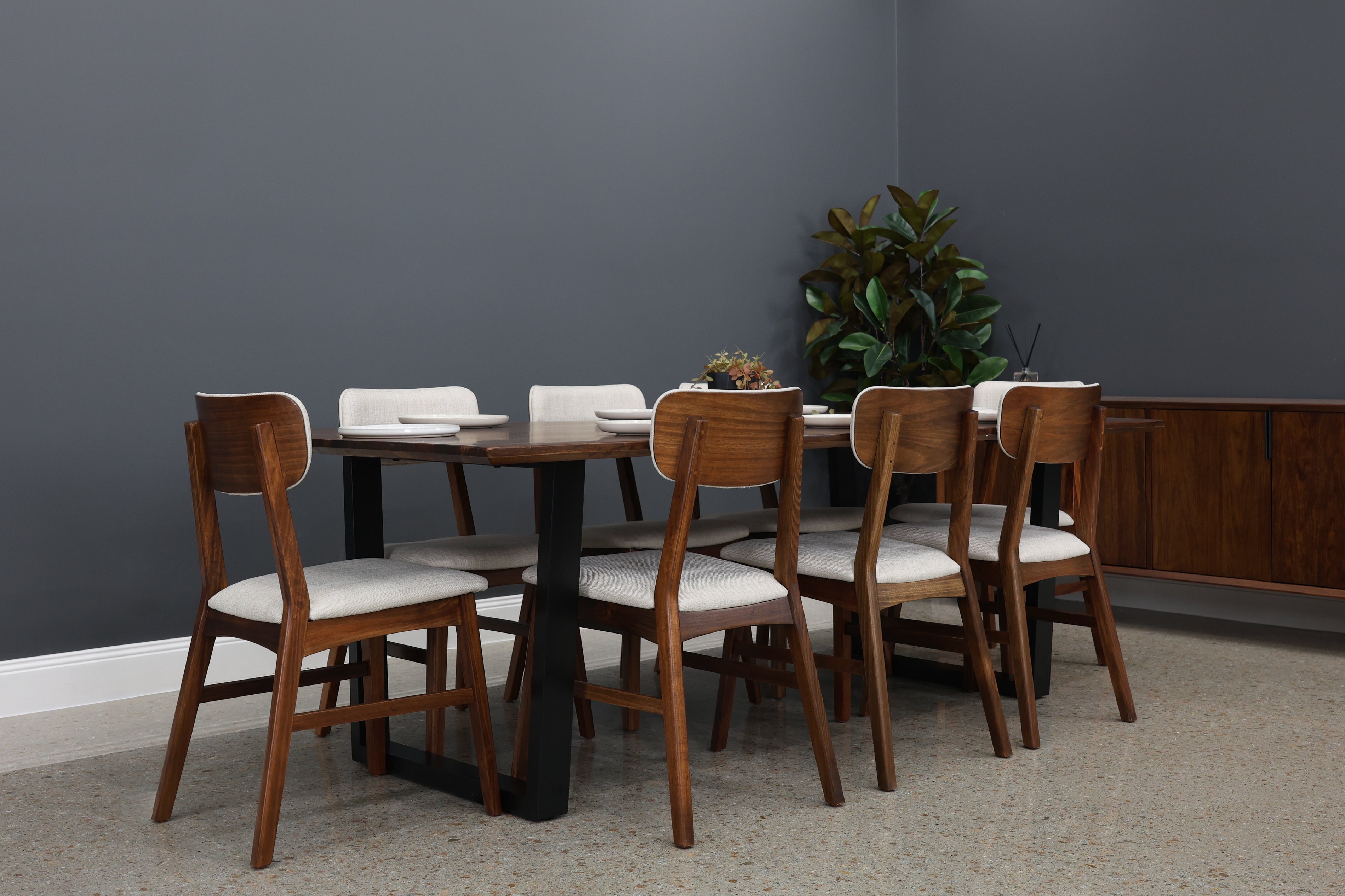 Kingsley Dining Table