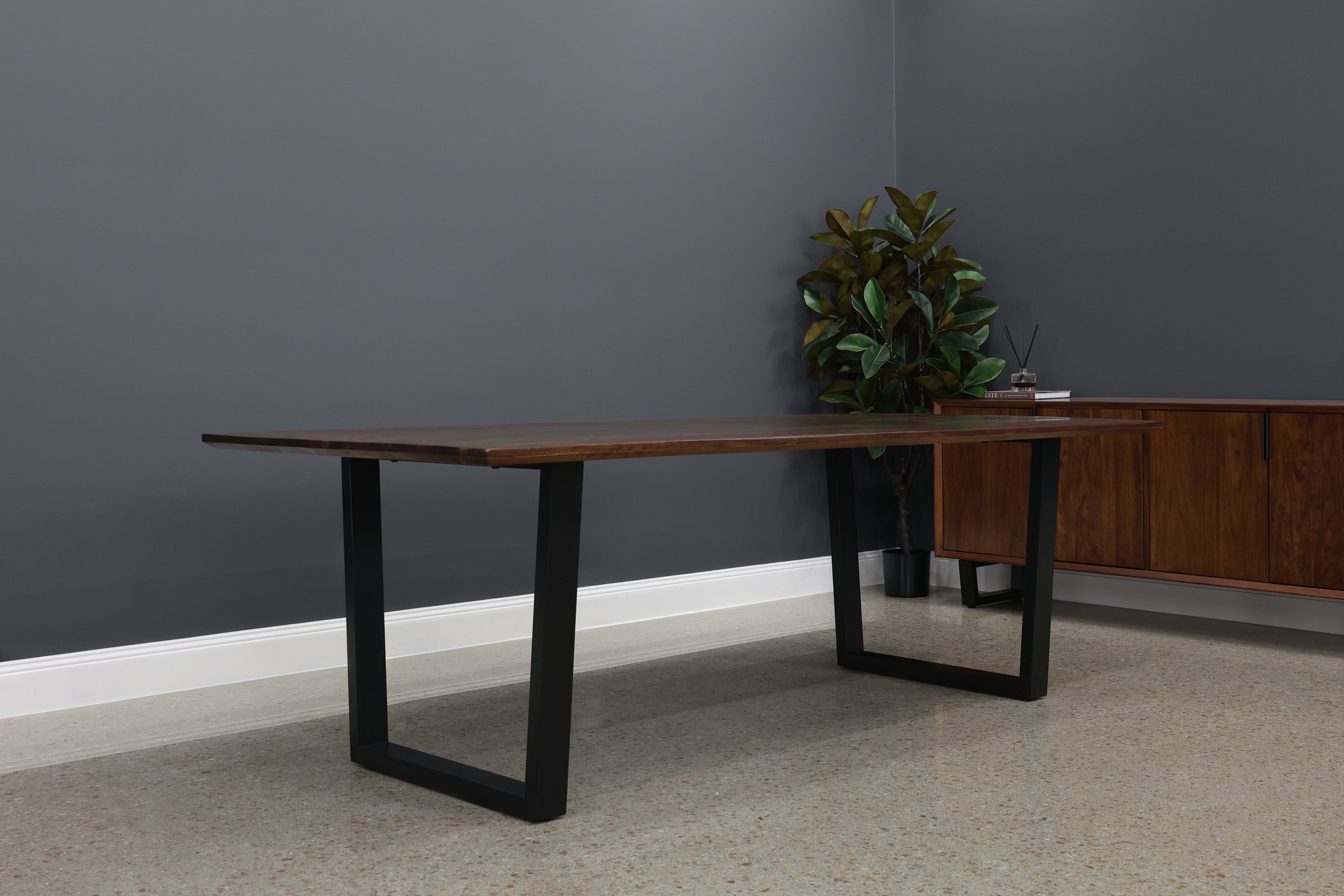 Kingsley Dining Table