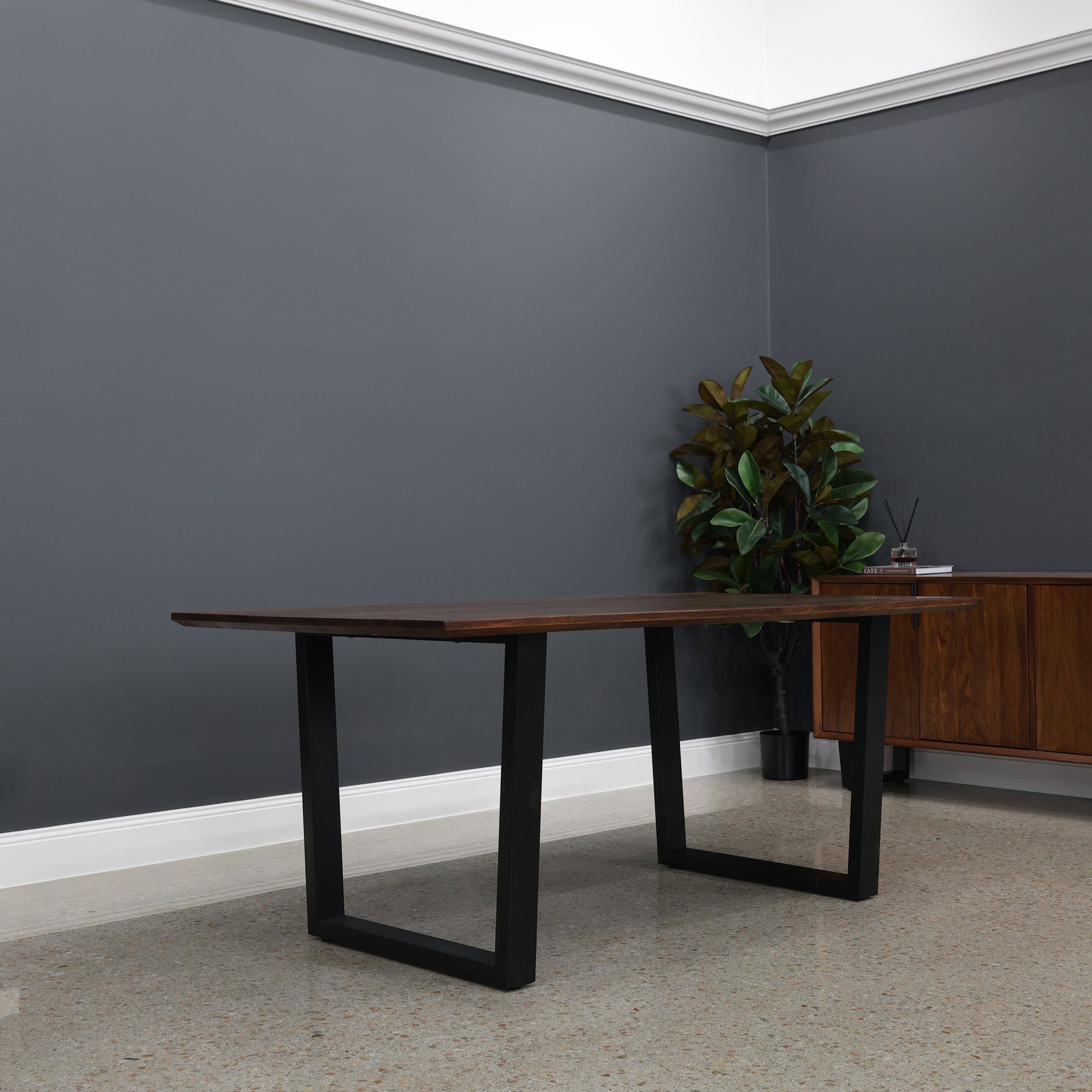 Kingsley Dining Table