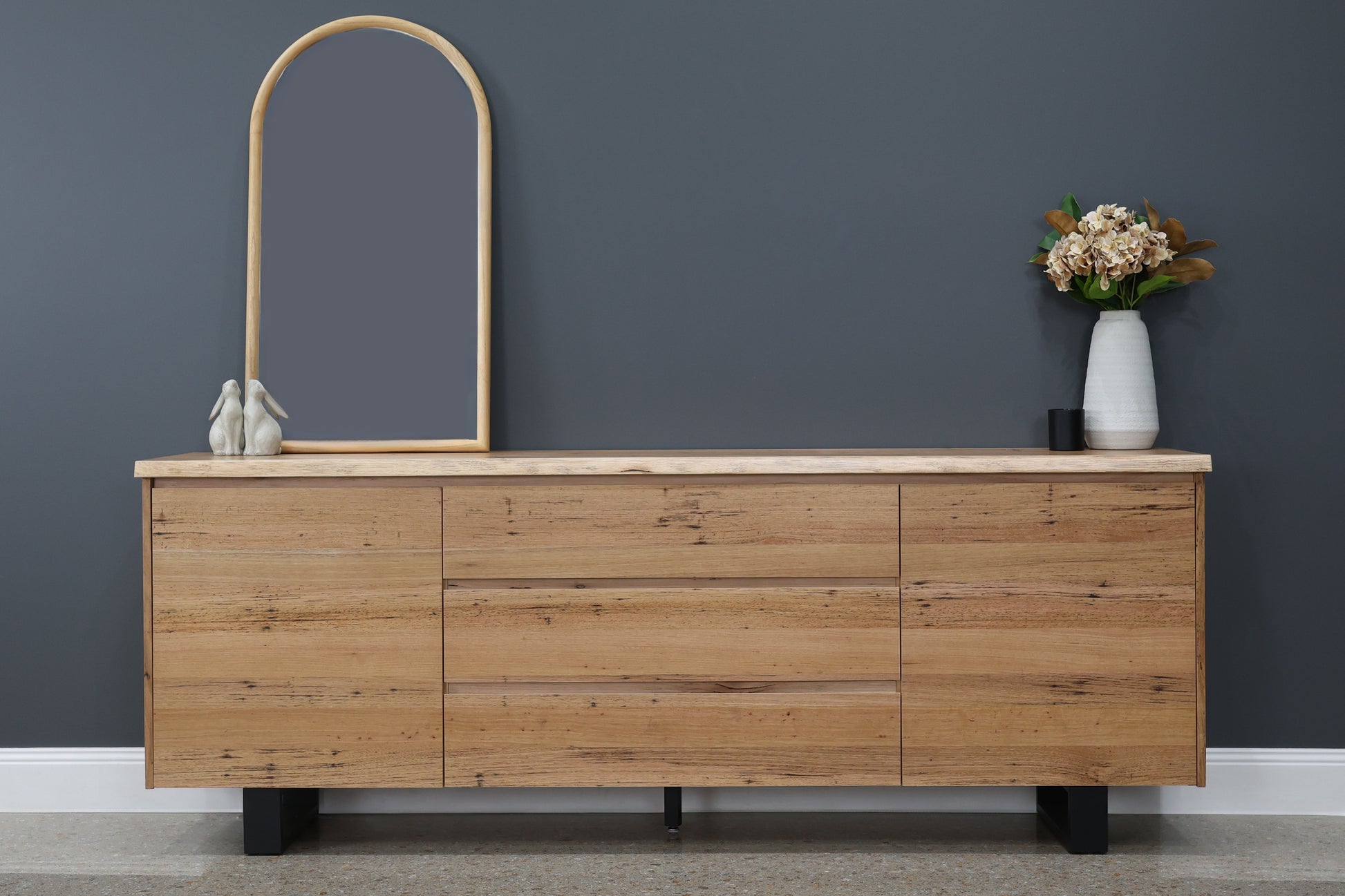 Peninsula Buffet 220cm L