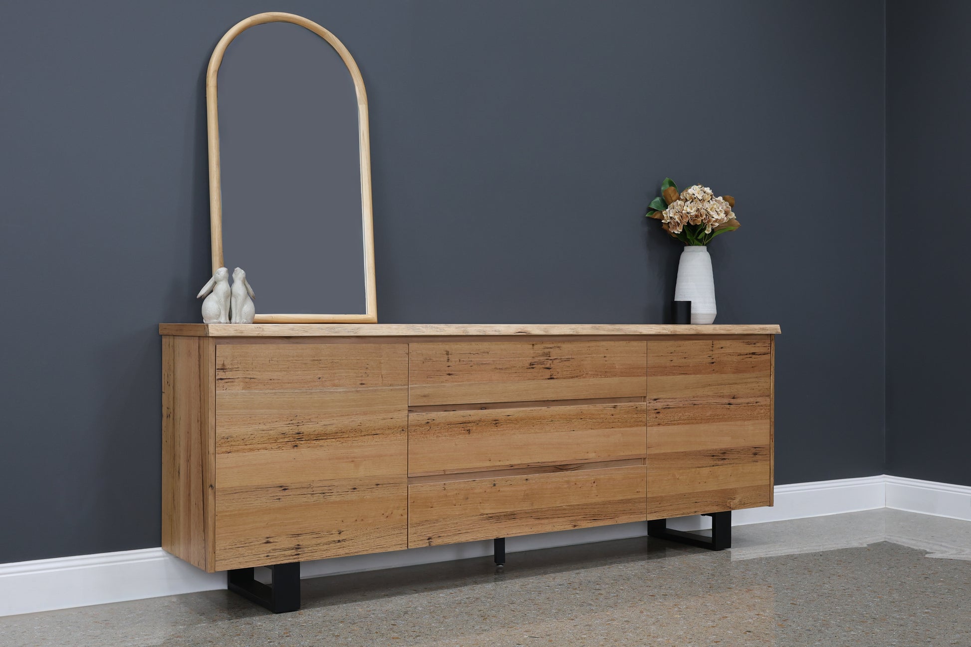 Peninsula Buffet 220cm L