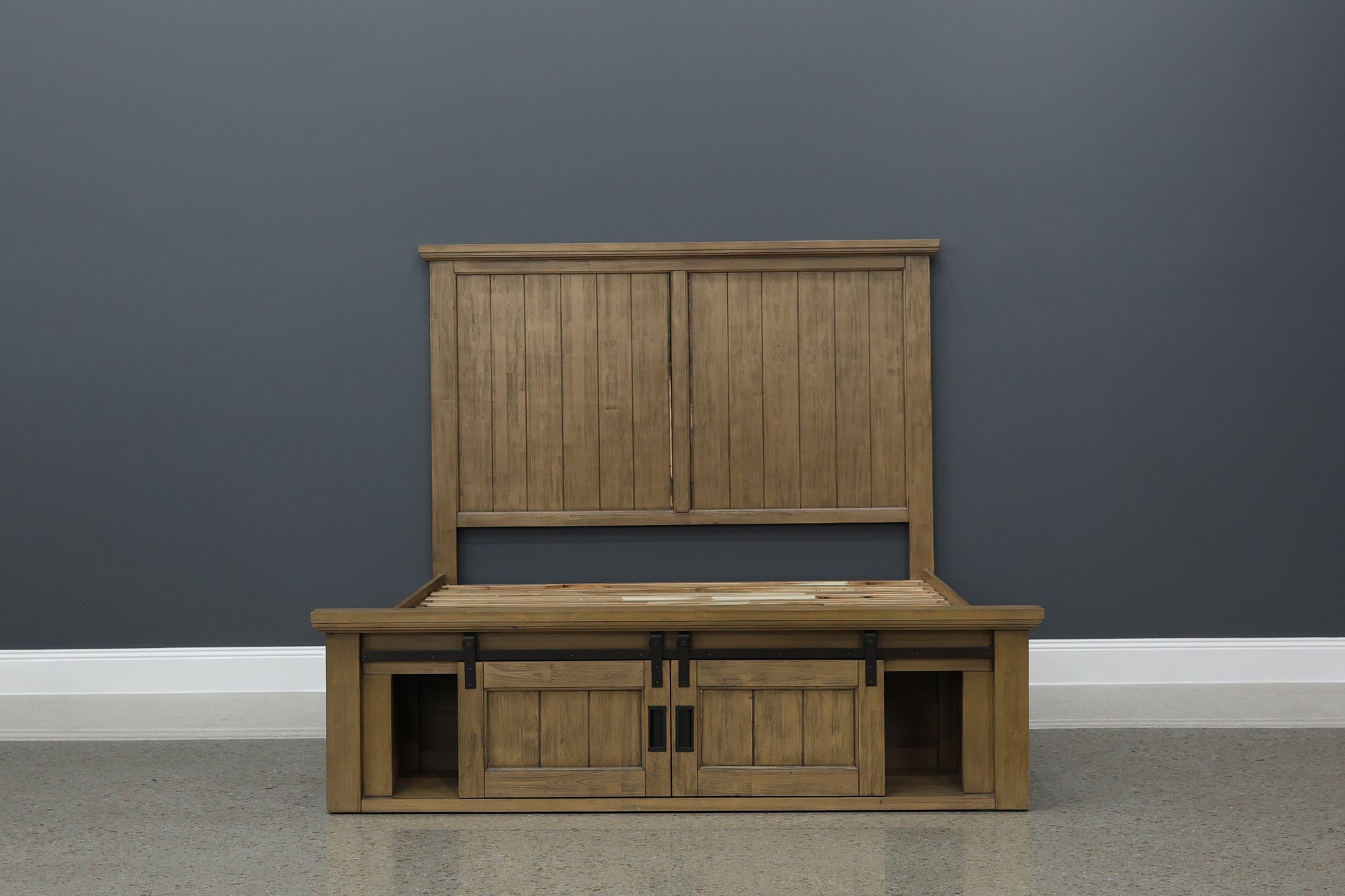 Macedon Bed w/ 2 Sliding Doors