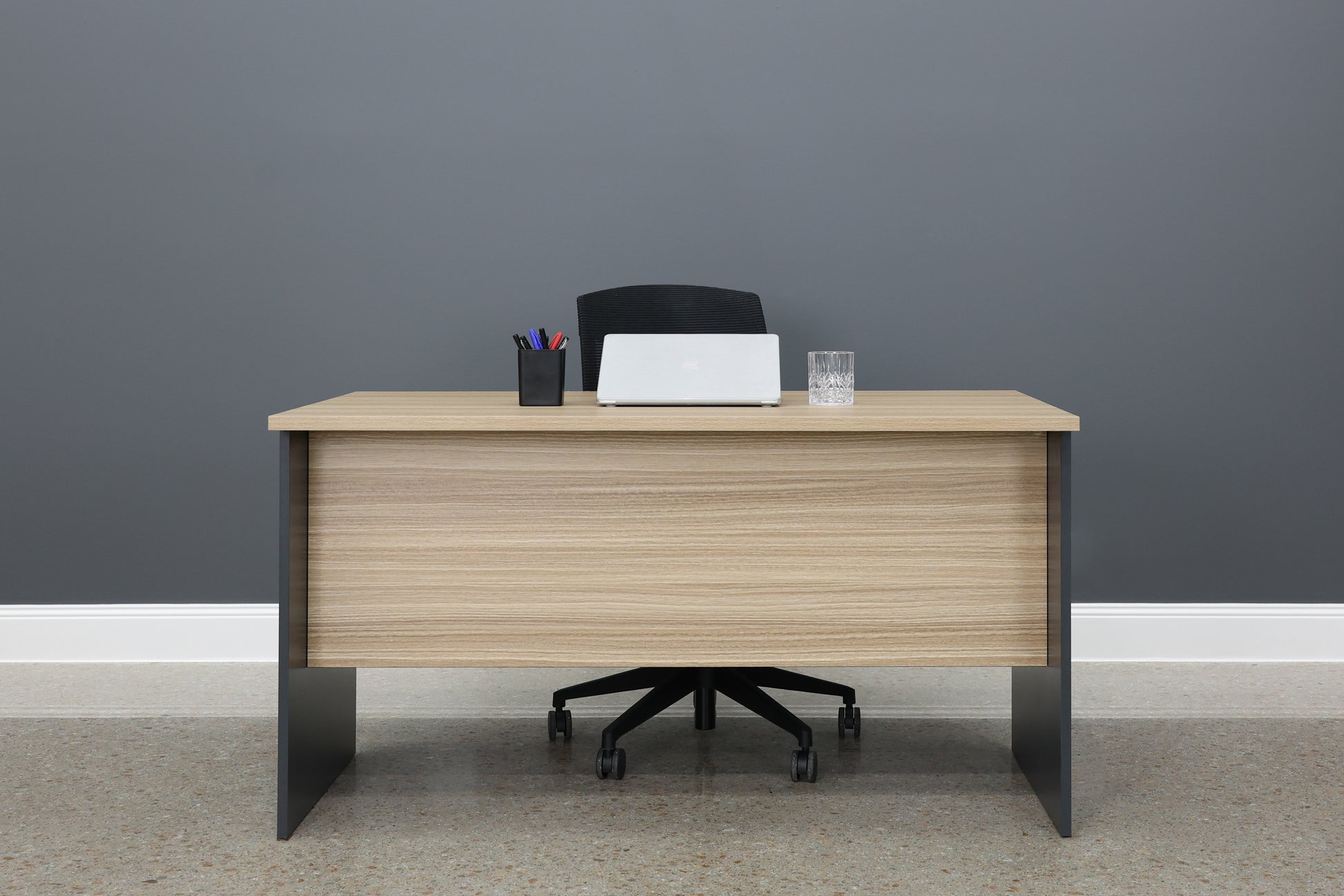 Performance 1400 Office Desk - Natural Oak/ Charcoal