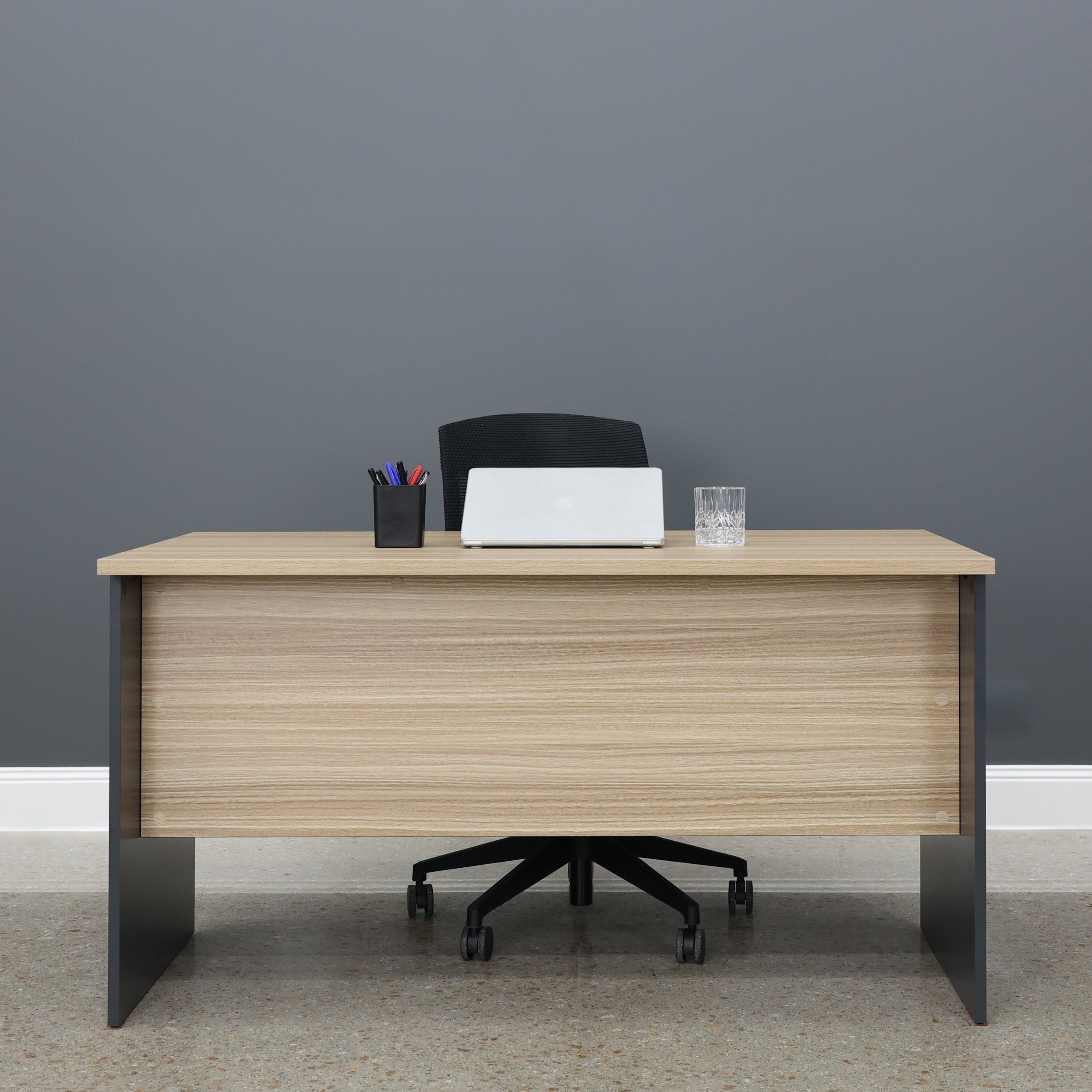 Performance 1400 Office Desk - Natural Oak/ Charcoal