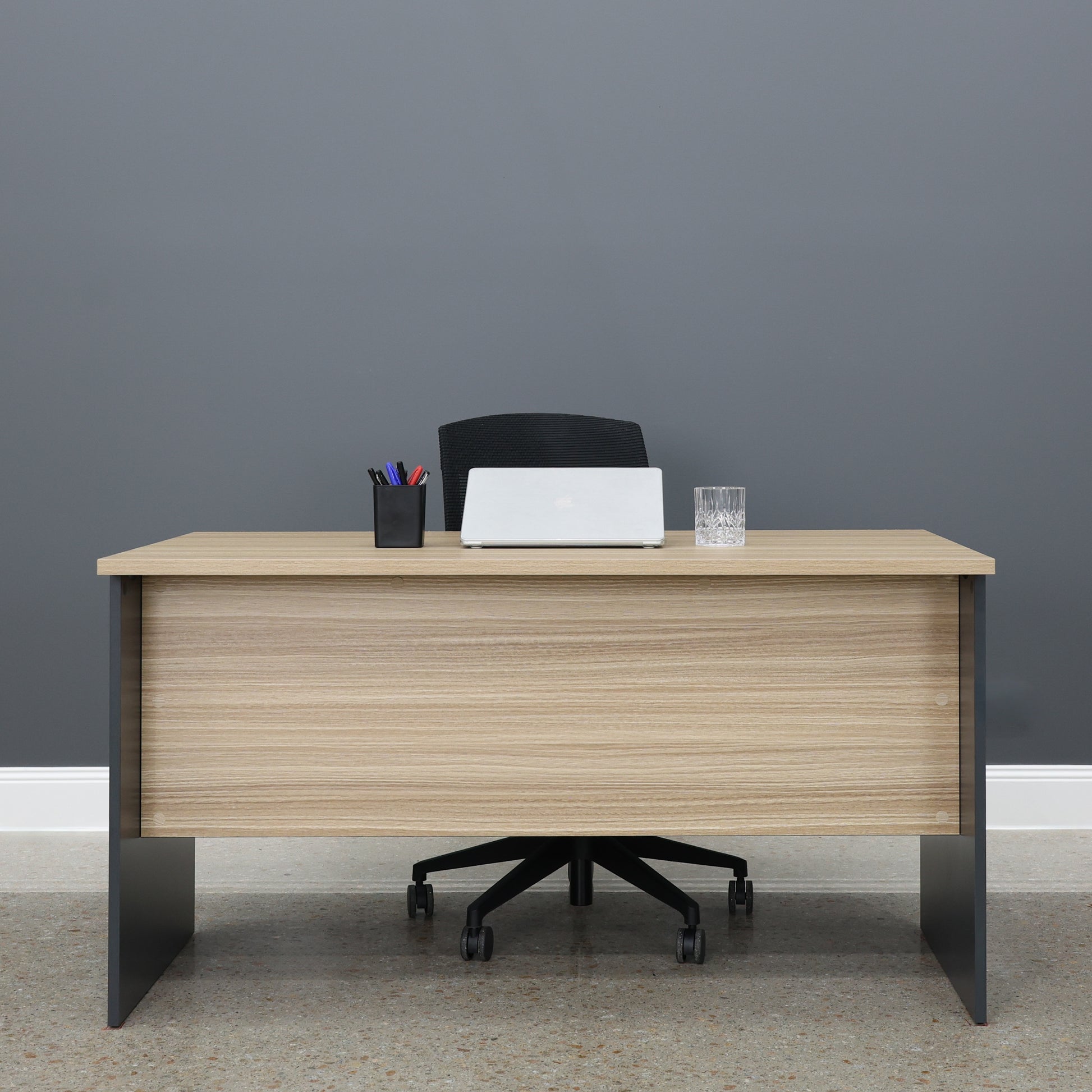 Performance 1400 Office Desk - Natural Oak/ Charcoal