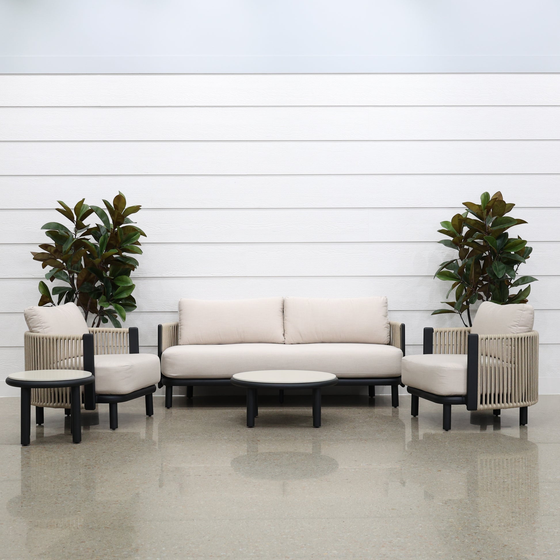 Harbour Outdoor Lounge