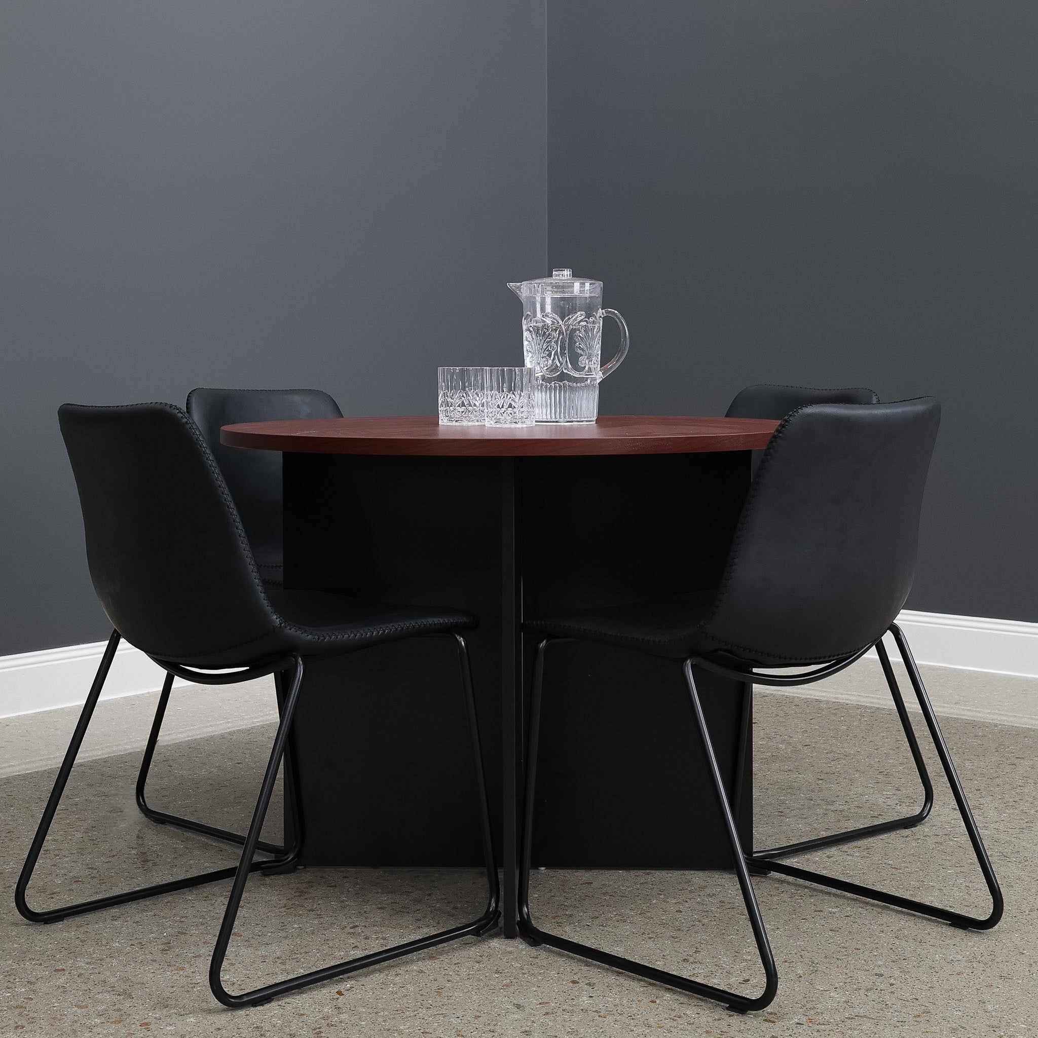 Performance 1000 Round Table - Red Gum/ Black