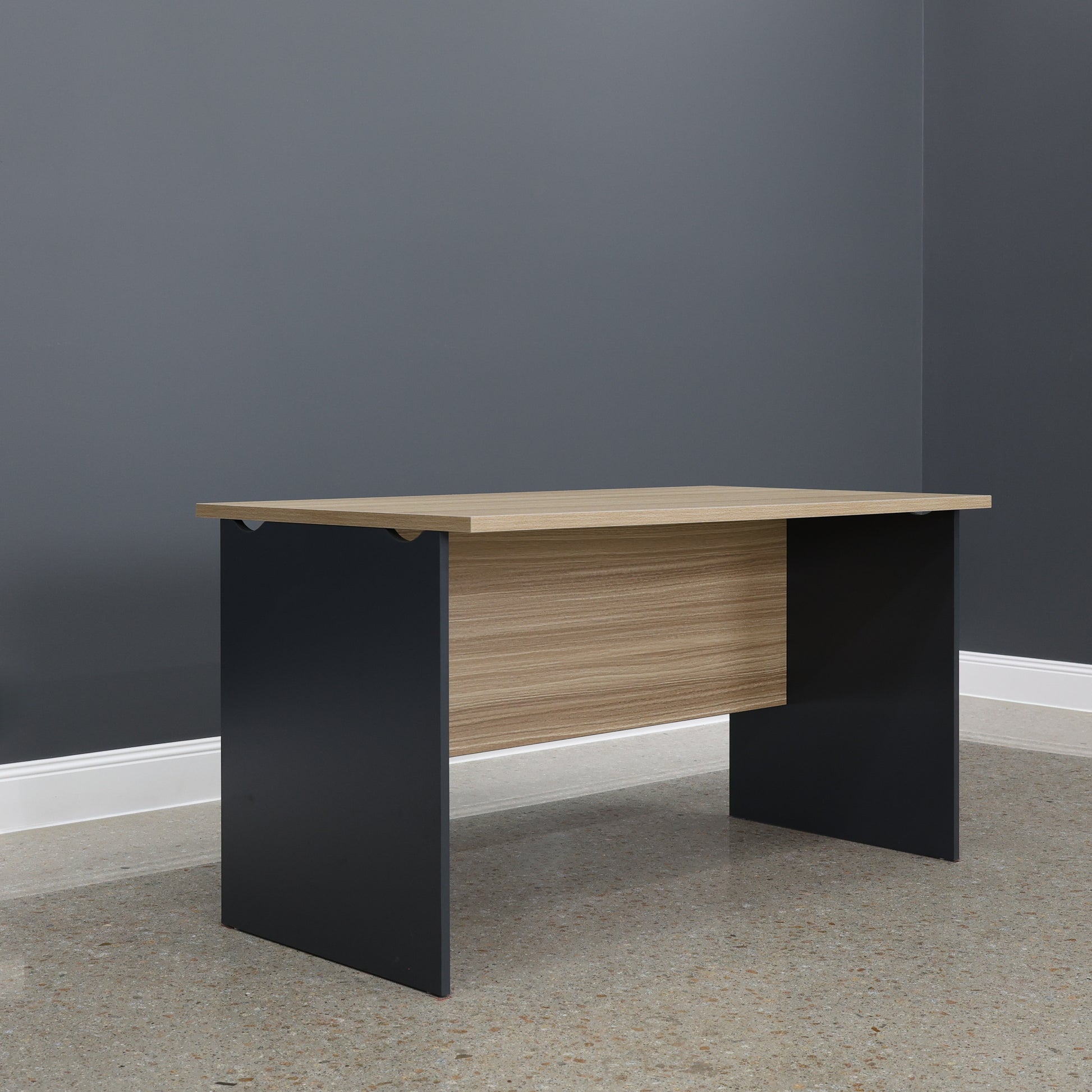 Performance 1400 Office Desk - Natural Oak/ Charcoal