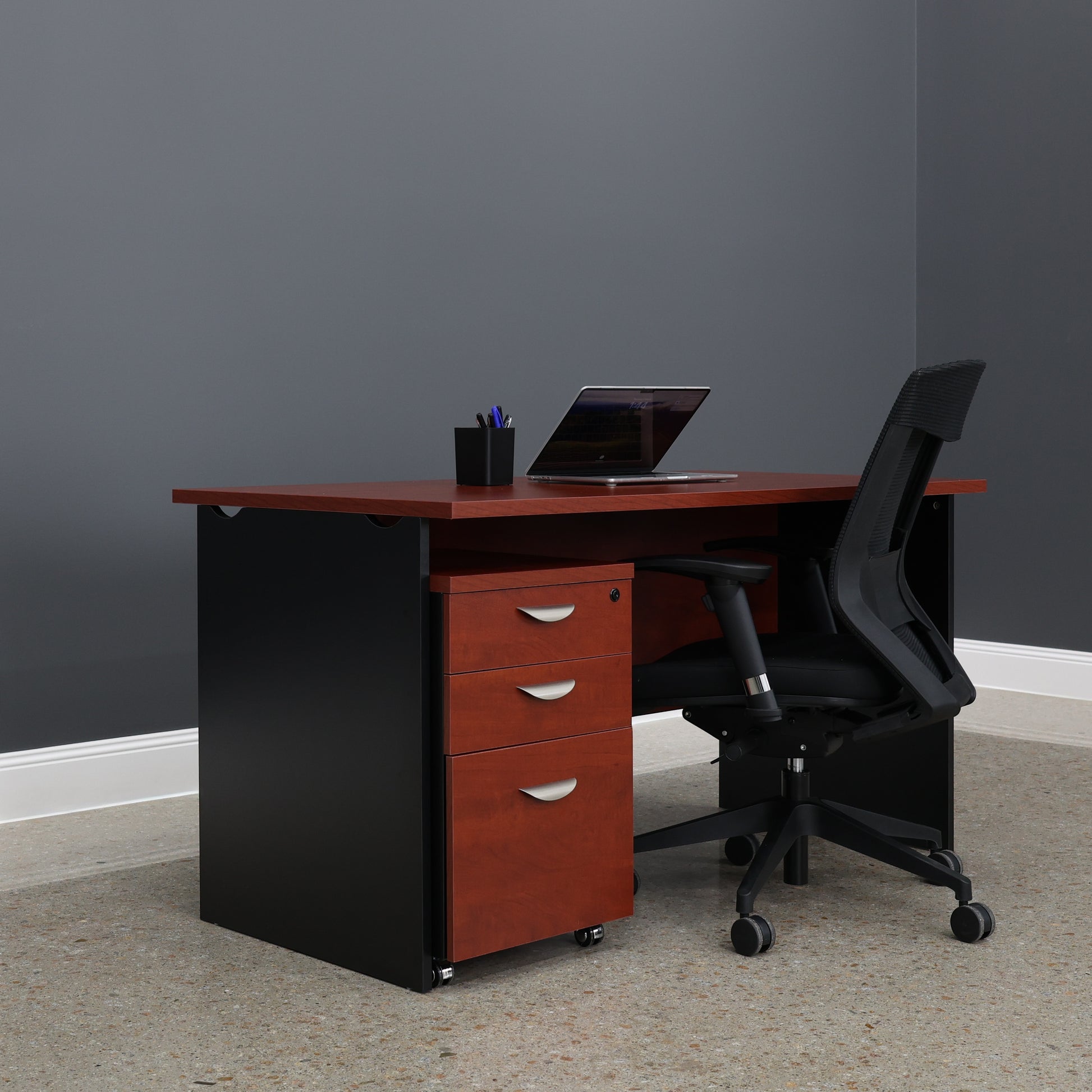 Performance 1400 Office Desk - Red Gum/ Black