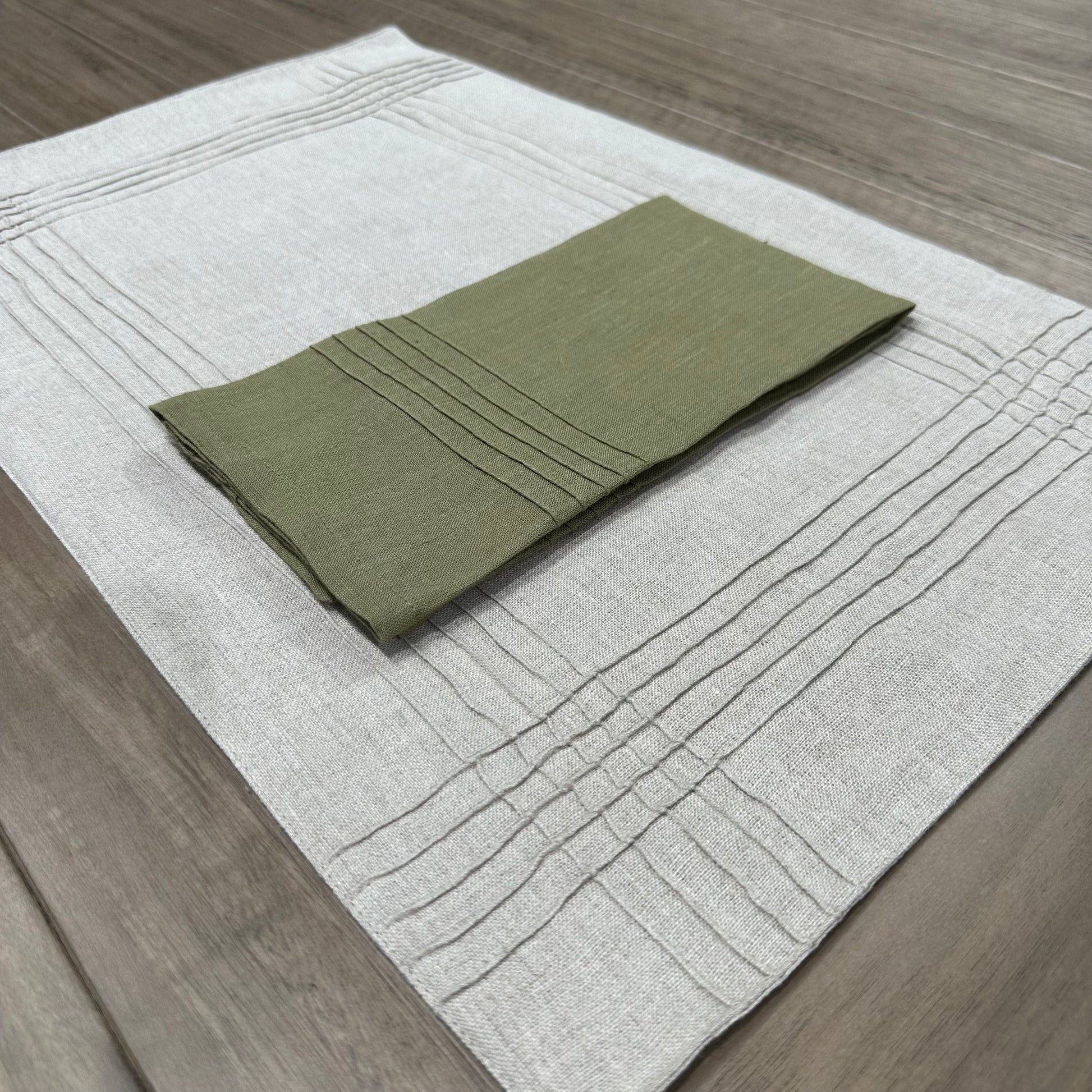 Pintuck Linen Napkins Set 4 - Pistachio