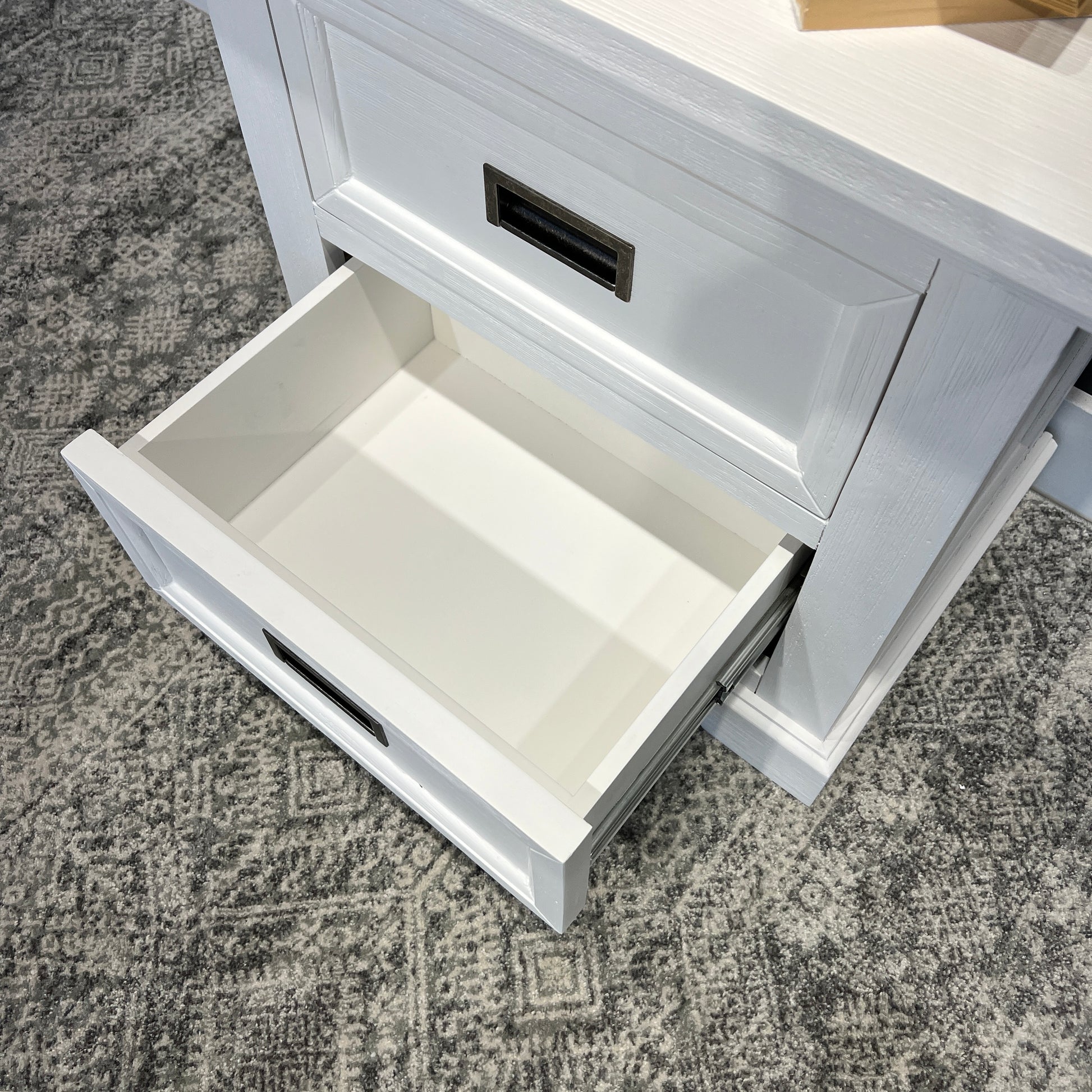 Provedore All White Bedside