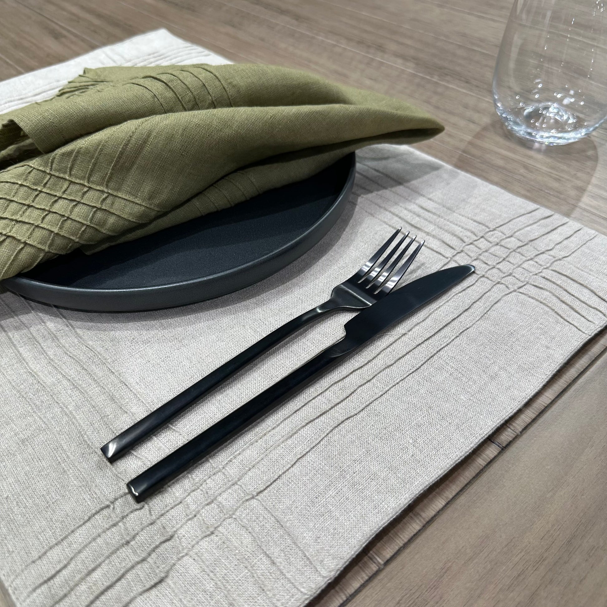 Pintuck Linen Napkins Set 4 - Pistachio