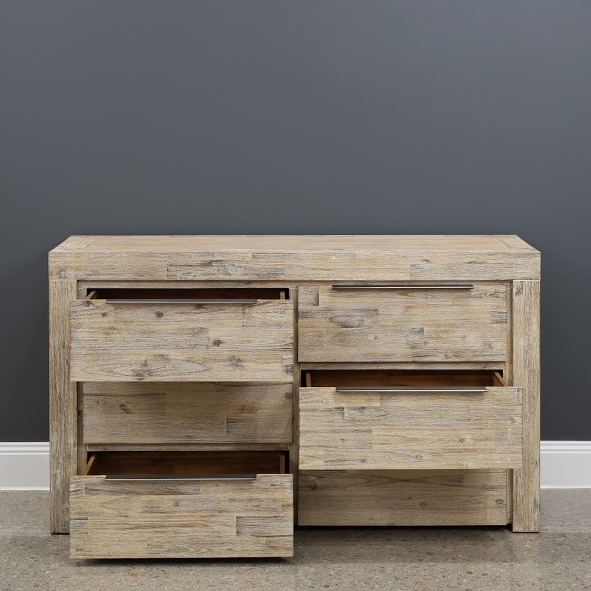 Queensland Dresser