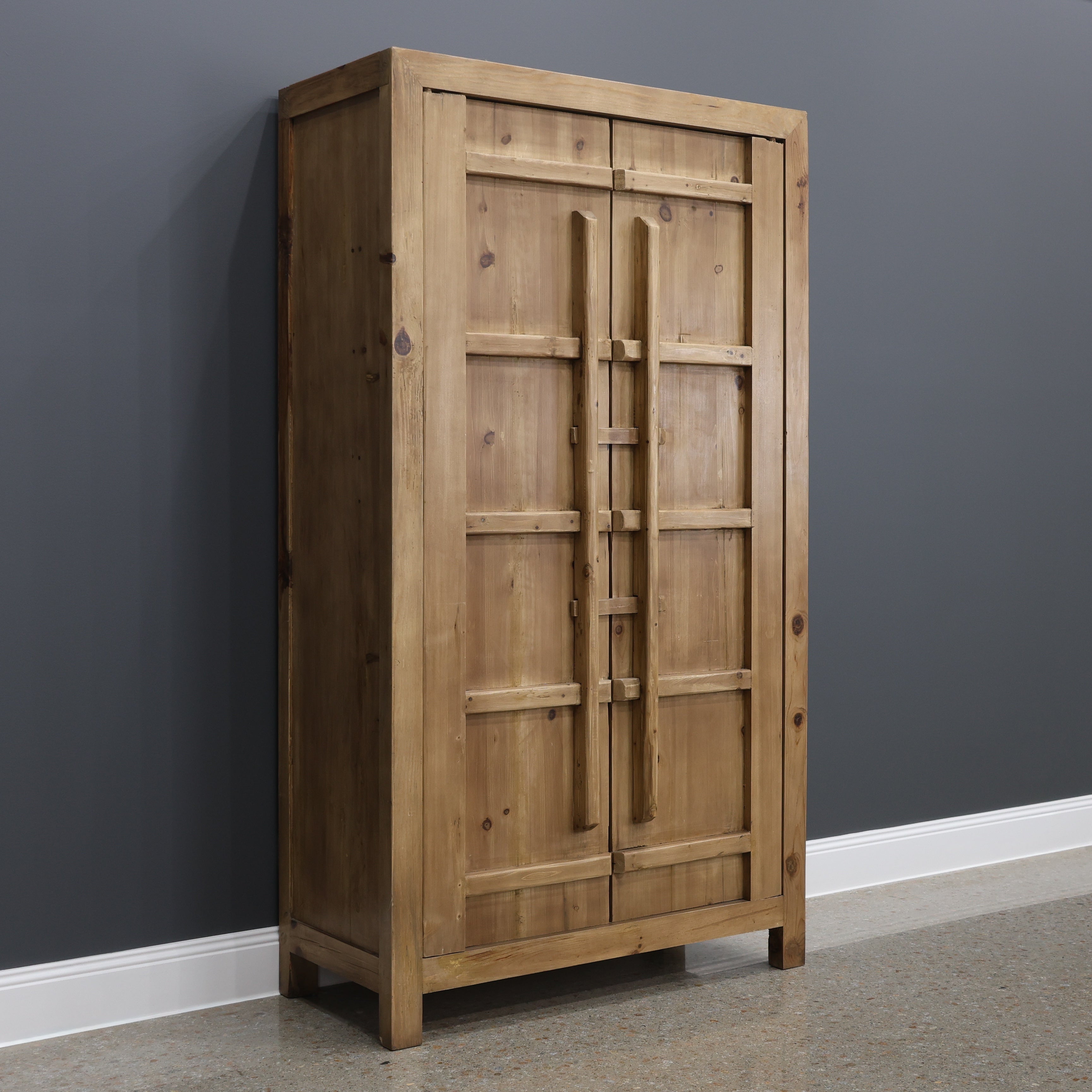 Glenrowan 2 Door Cabinet