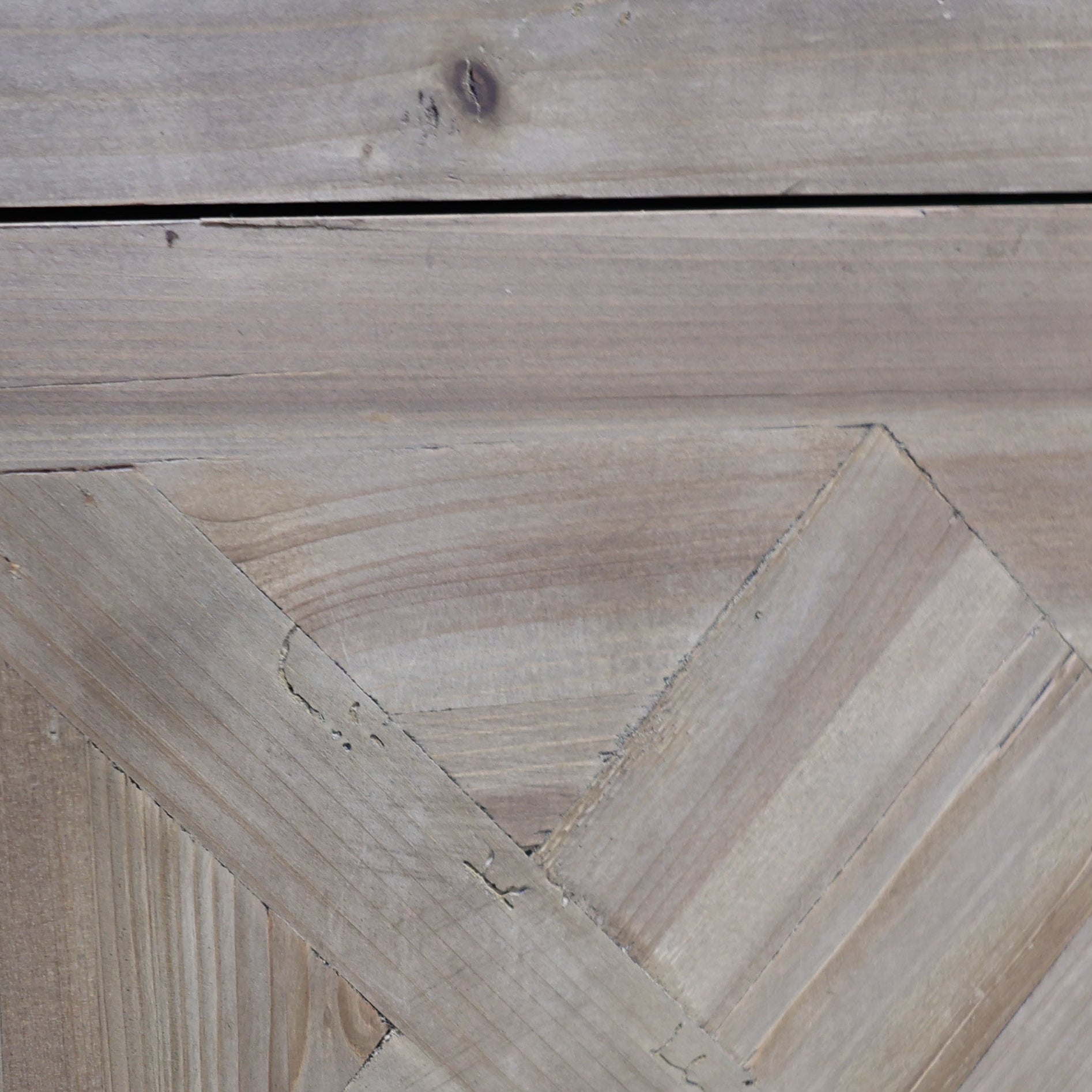 Henry 4 Door Cabinet