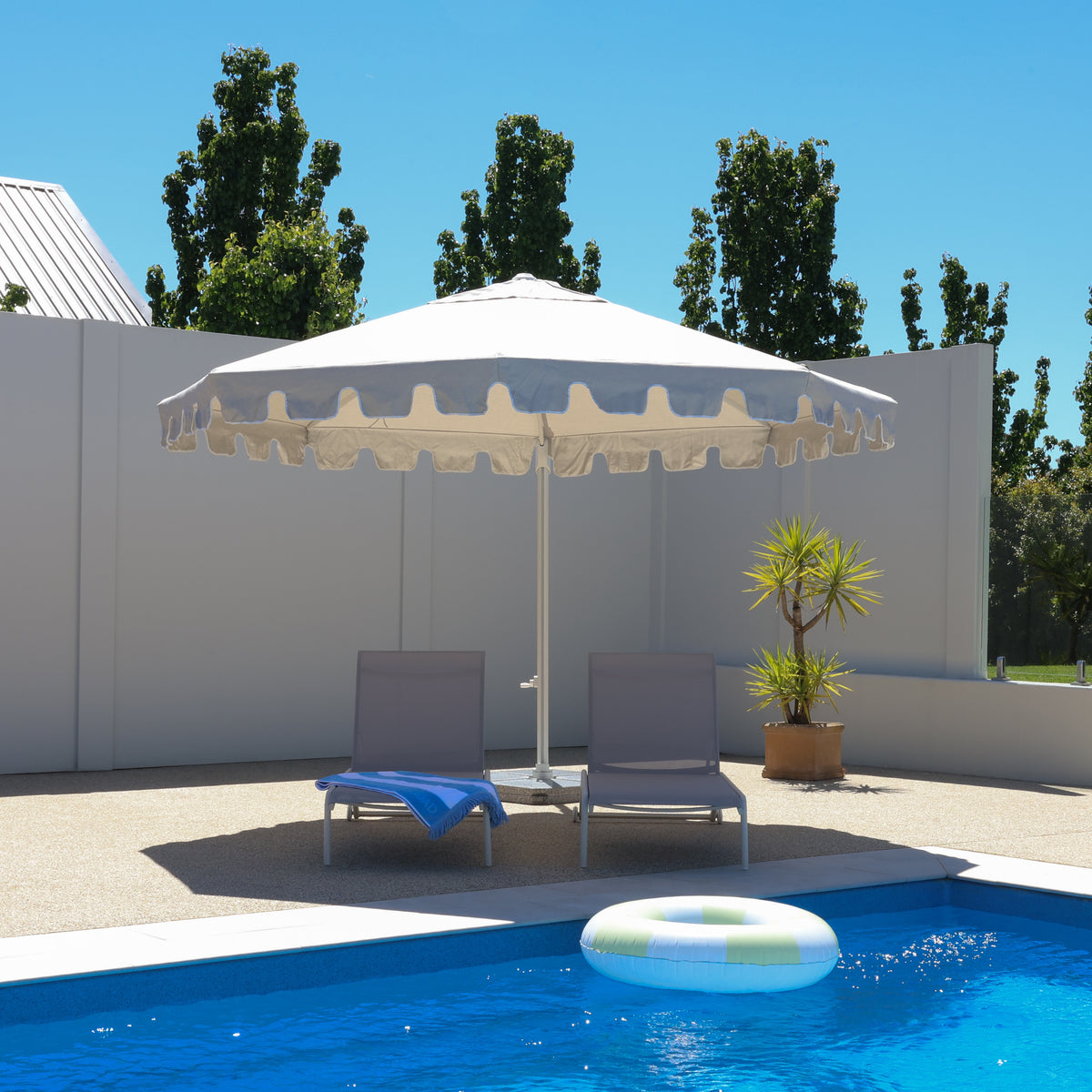 Montego Octagonal Scalloped Umbrella - White w/ Granite Base