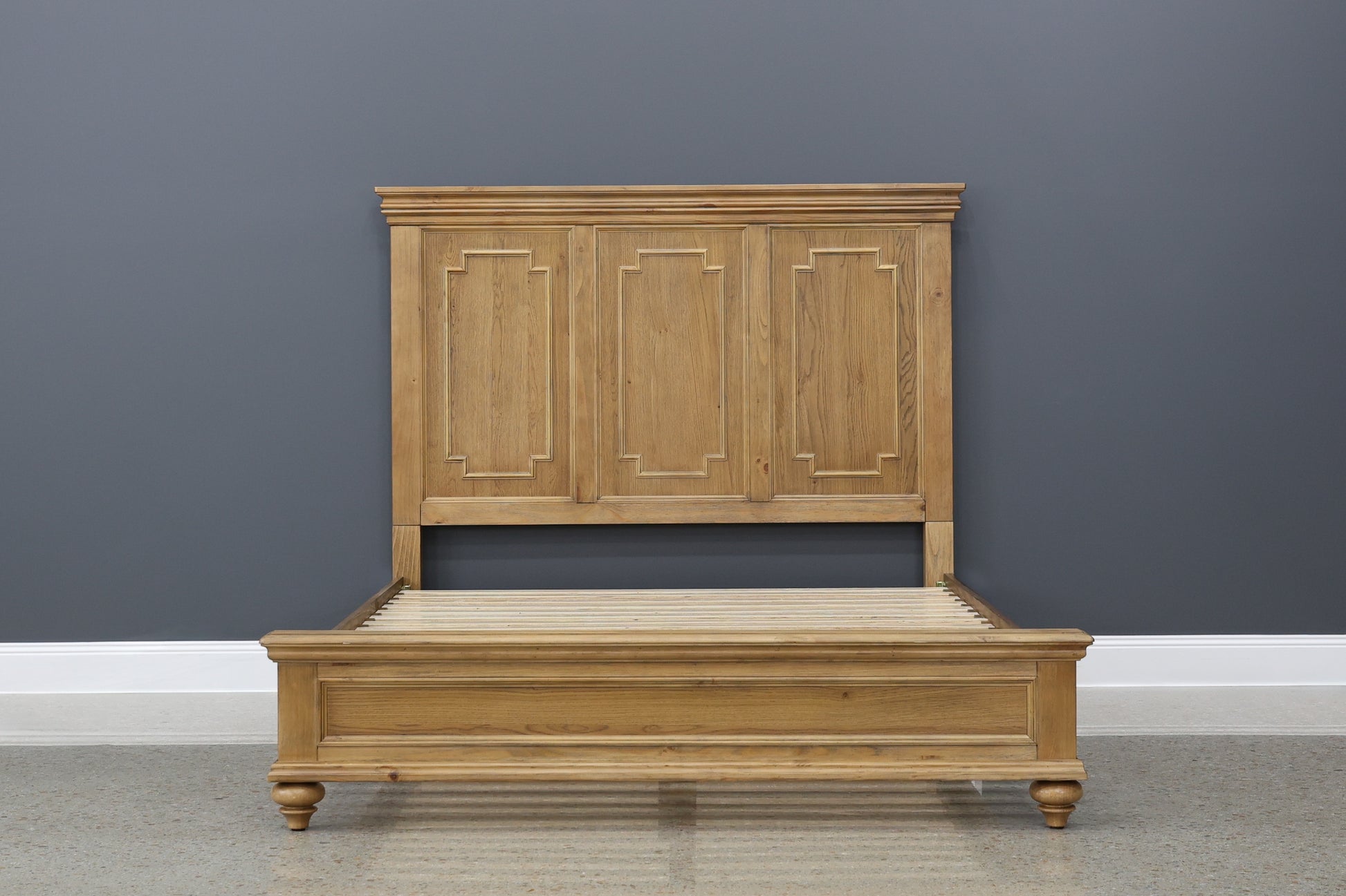 Melton Bed - Golden Rustic Oak