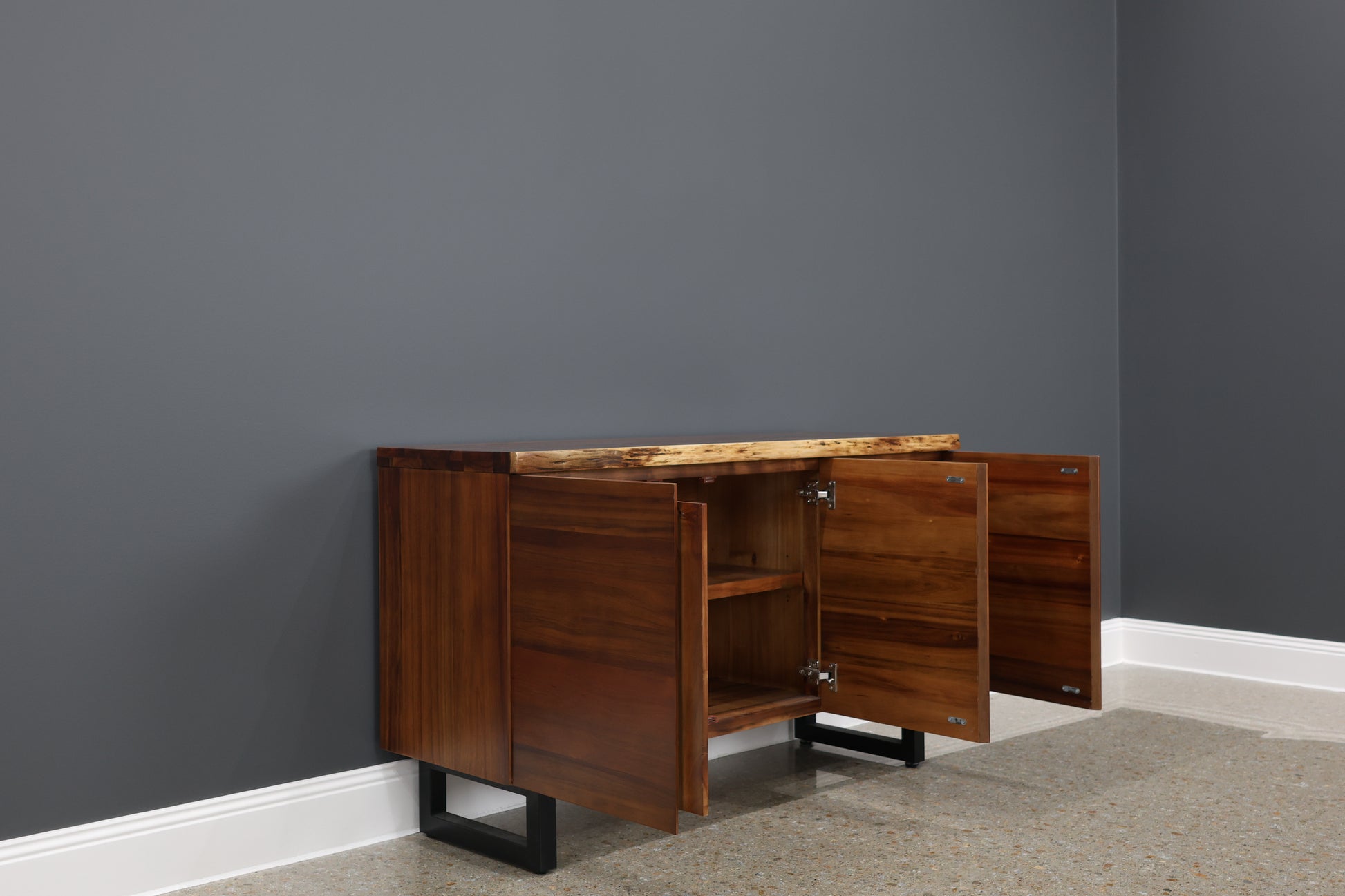 Dark Valley Buffet 3 Doors