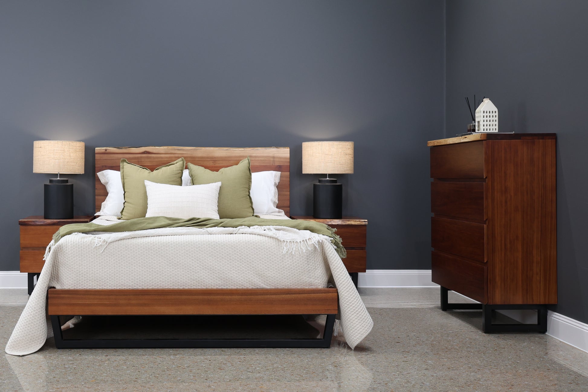 Dark Valley Tallboy 4 Drawers
