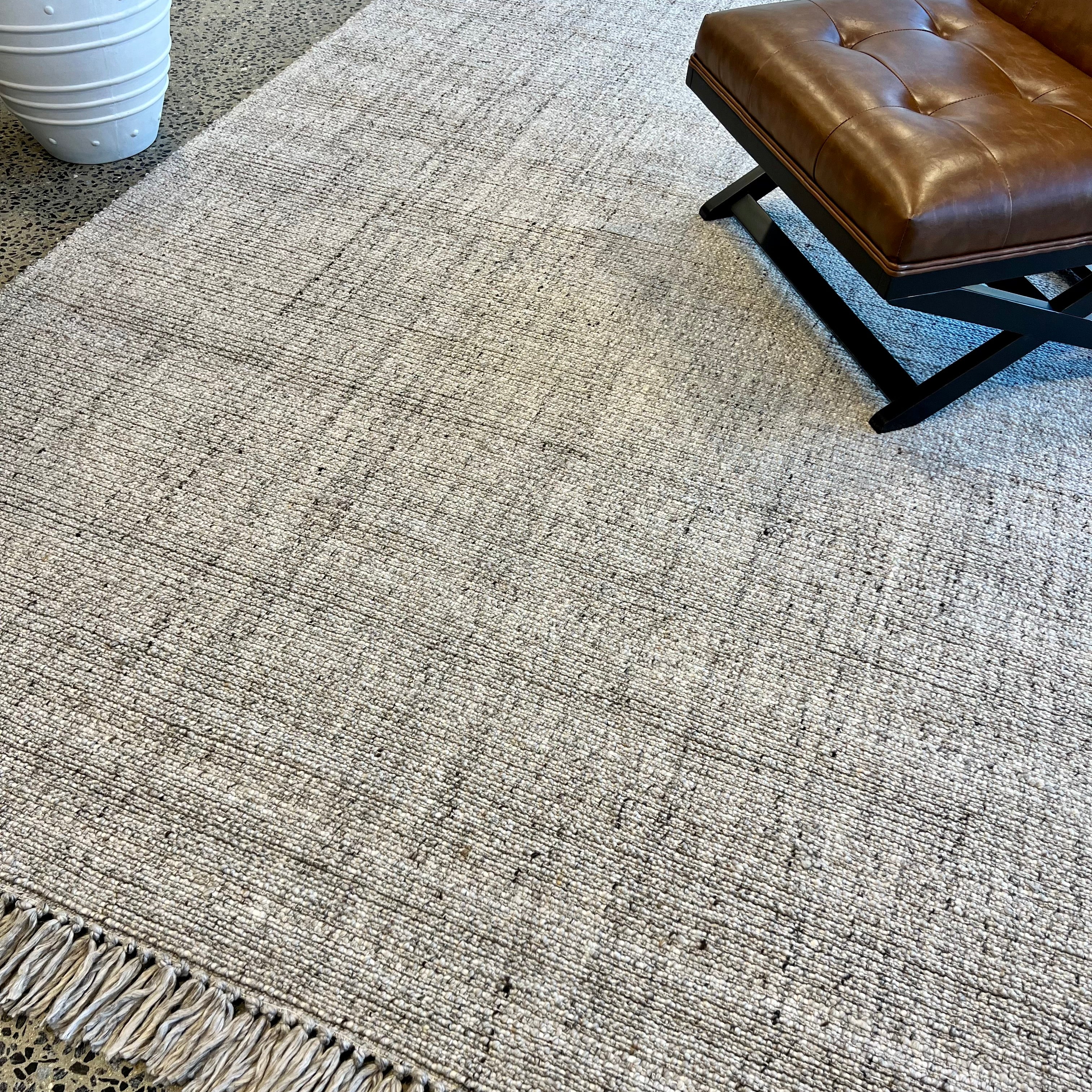 Picton Rug w/ Tassel - Ivory Stone