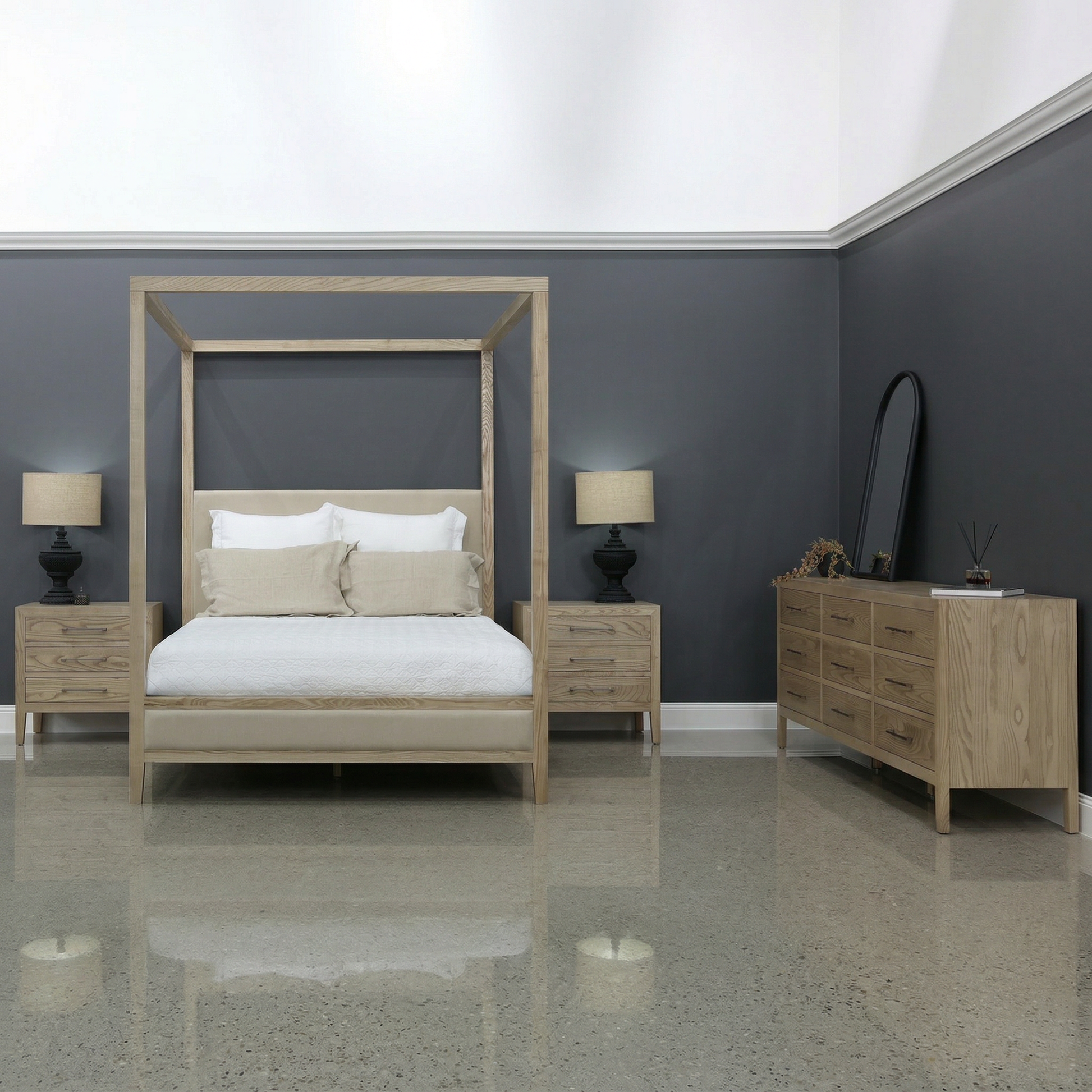 Elizabeth Bed w/ Posts  - Natural