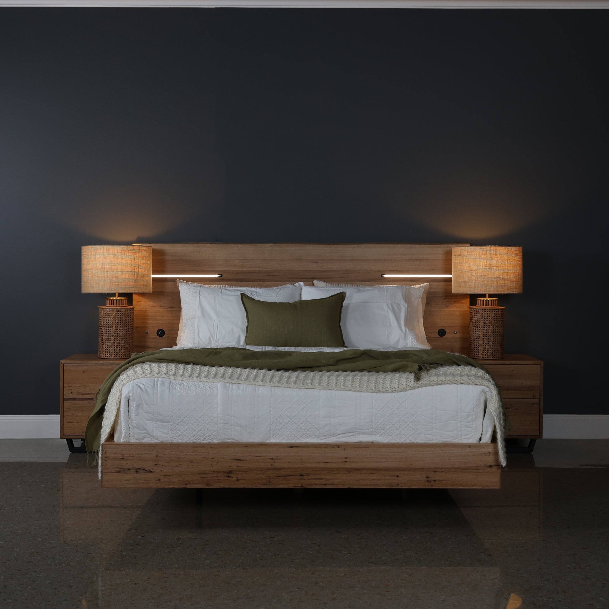 Peninsula Extended Bed w/ LED & USB & 2x Besides