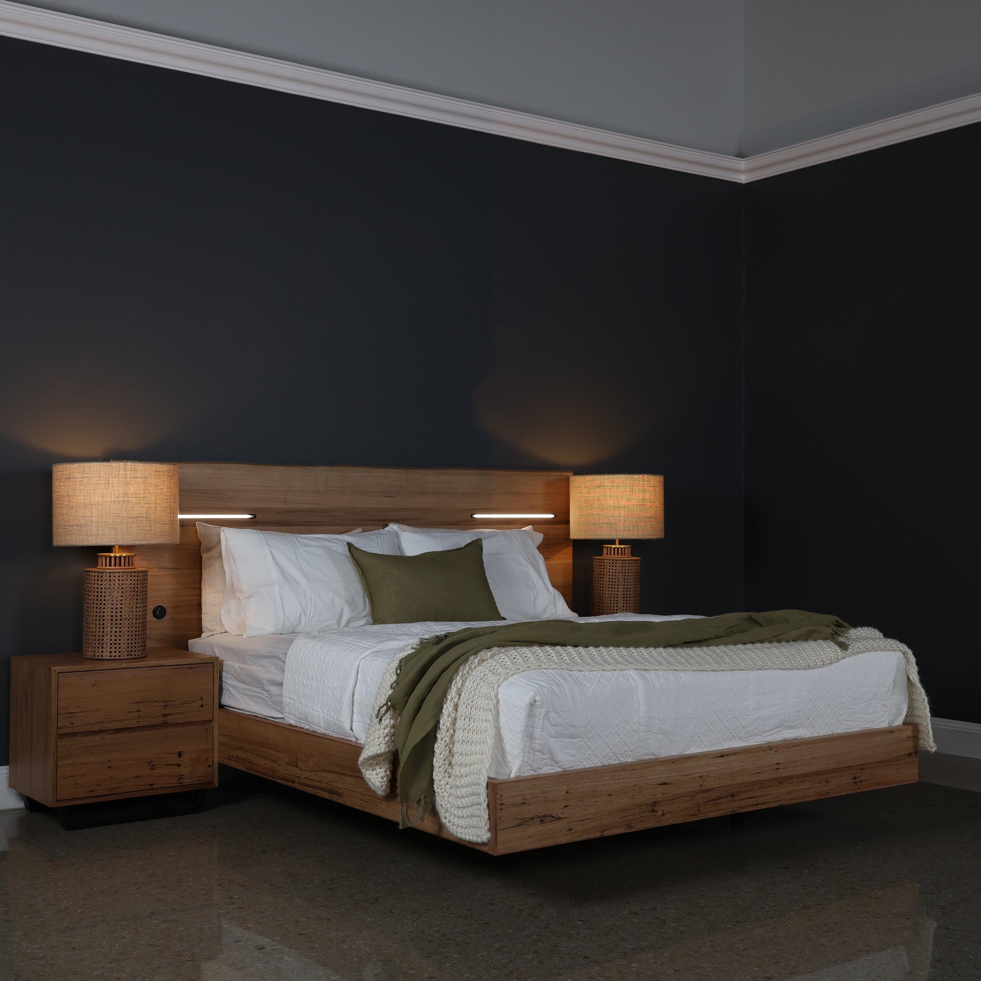 Peninsula Extended Bed w/ LED & USB & 2x Besides