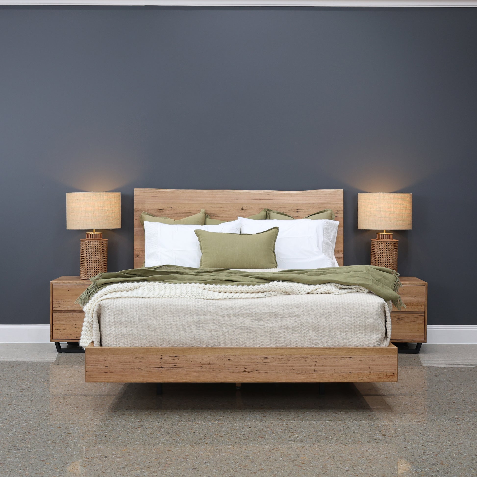 Peninsula Bed