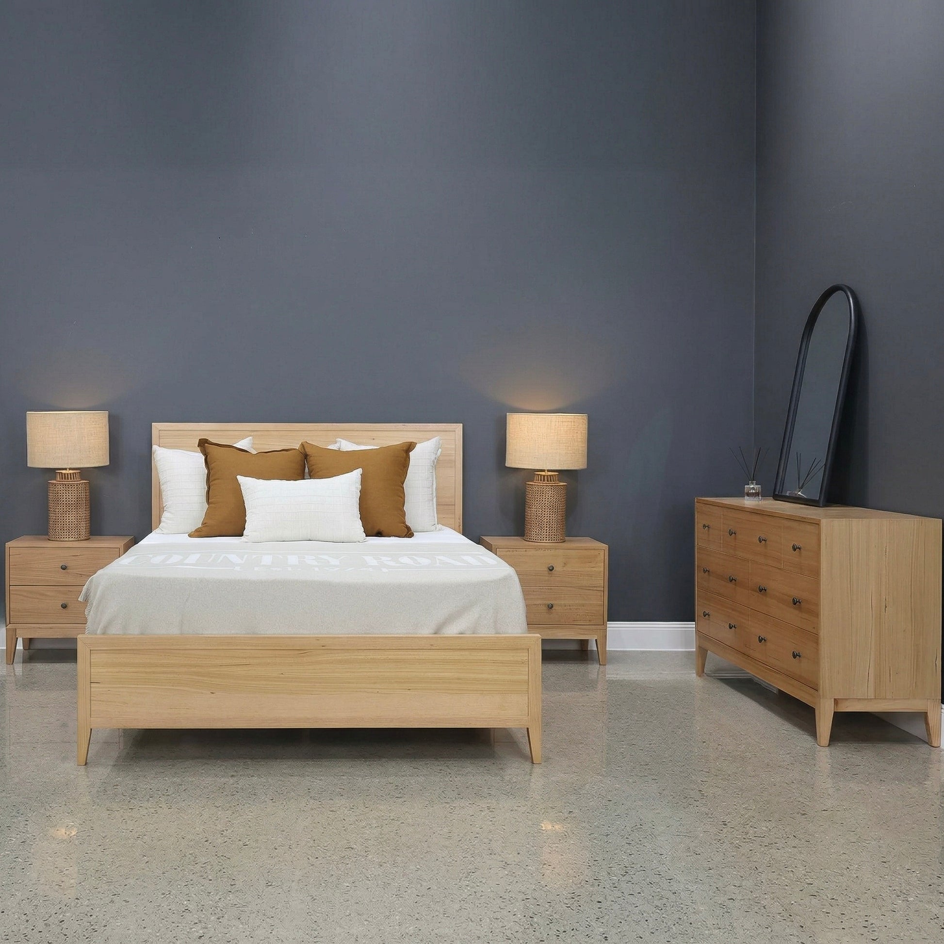Colmar Dresser